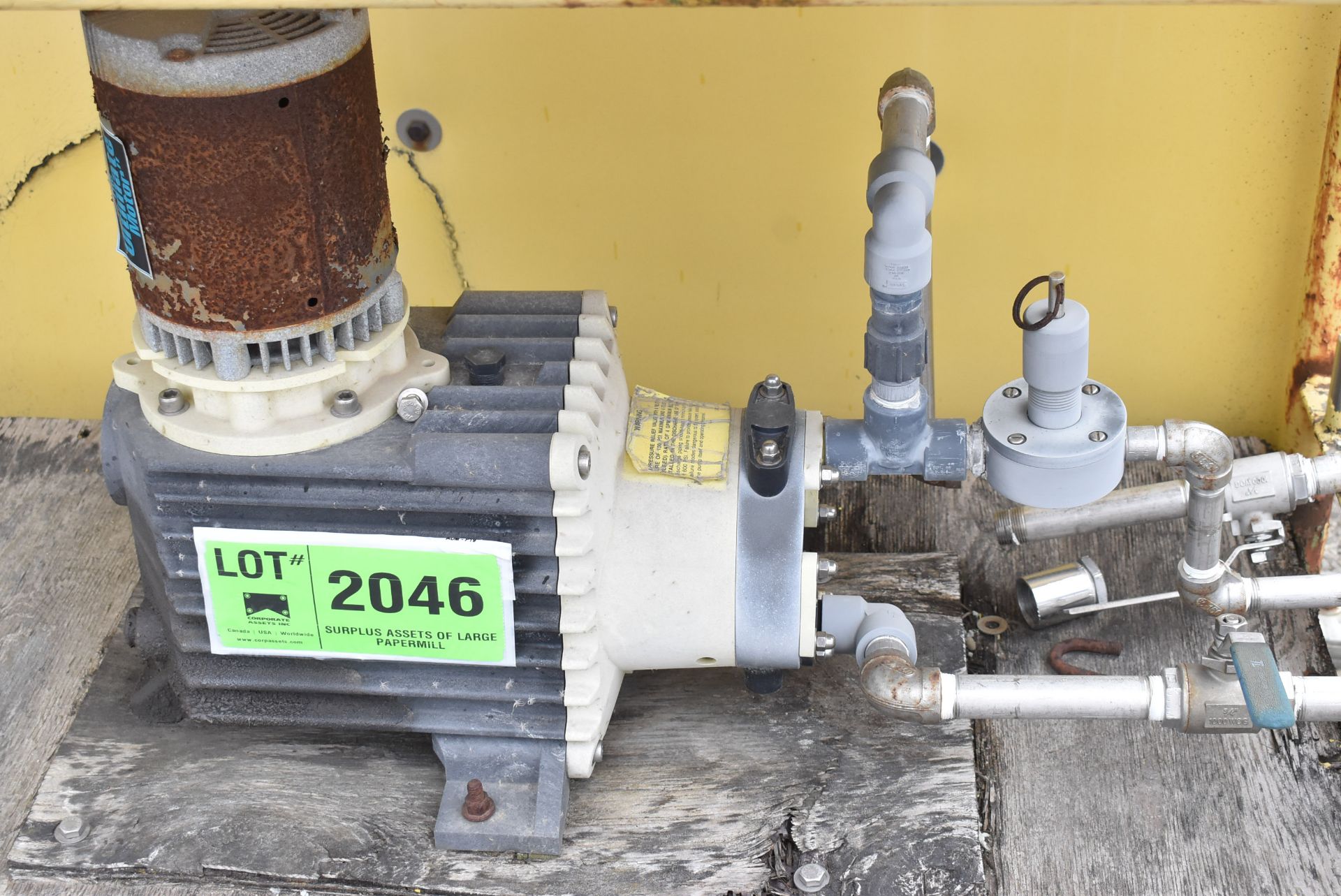 LOT/ LMI MILTON ROY METERING PUMP WITH MOTOR, PIPING & CART [RIGGING FEE FOR LOT #2046 - $25 USD - Image 2 of 3