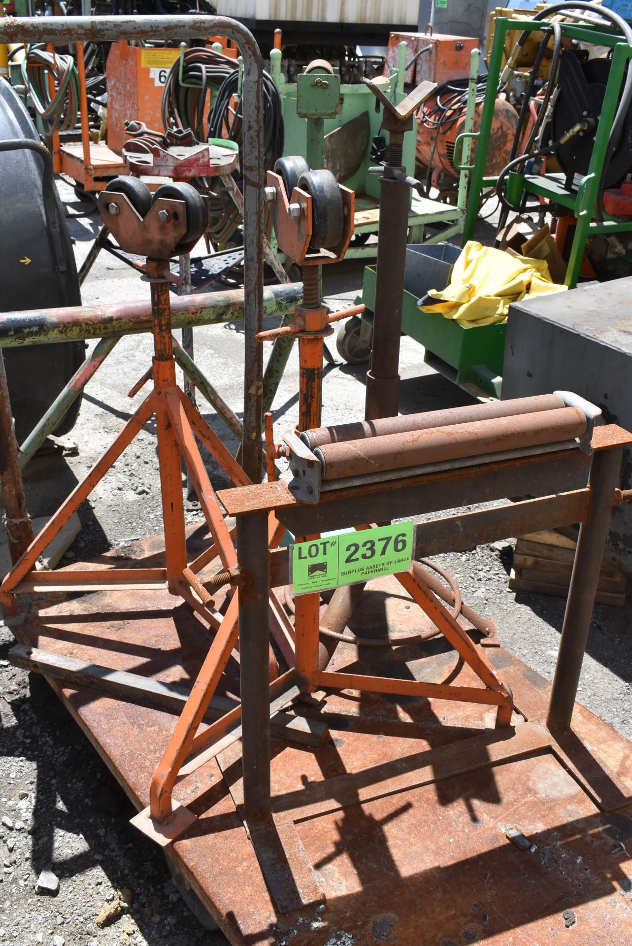 LOT/ CART WITH ROLLER STANDS [RIGGING FEE FOR LOT #2376 - $25 USD PLUS APPLICABLE TAXES] - Image 2 of 2