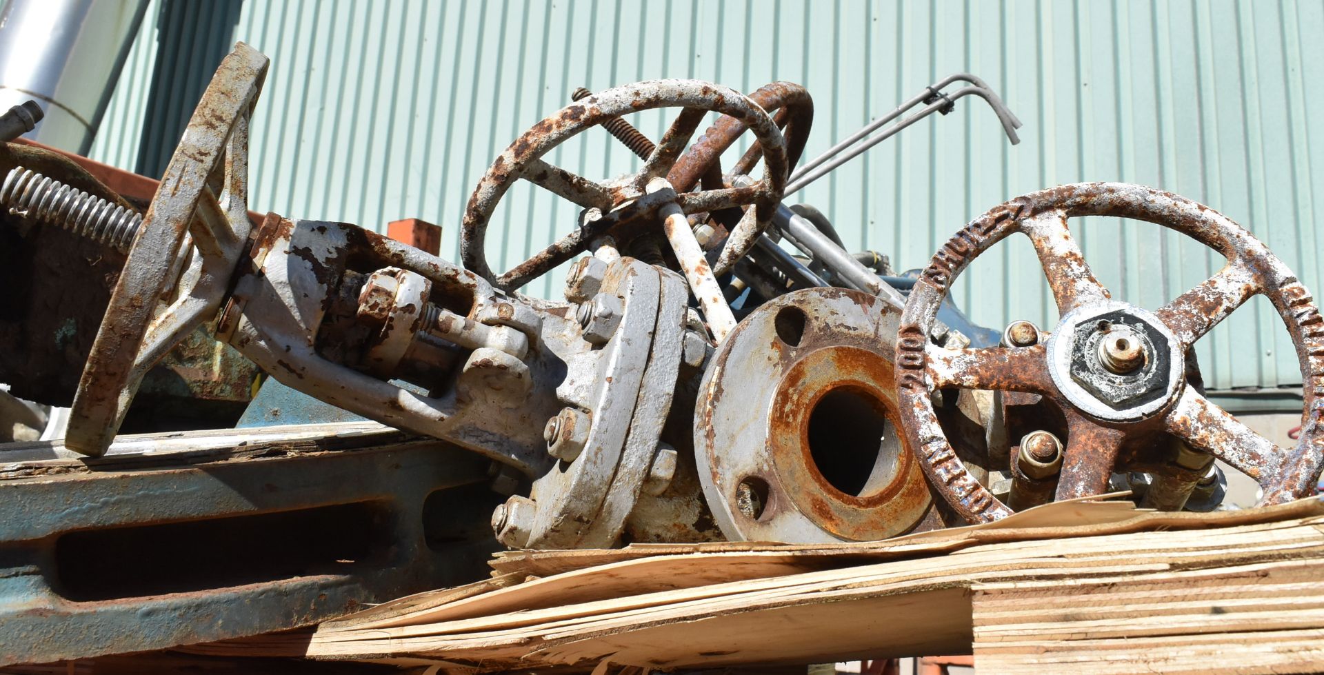 LOT/ CONTENTS OF SHELF - (1) BUFFALO STAINLESS STEEL CENTRIFUGAL PUMP WITH BACK PULL OUT - Image 4 of 5