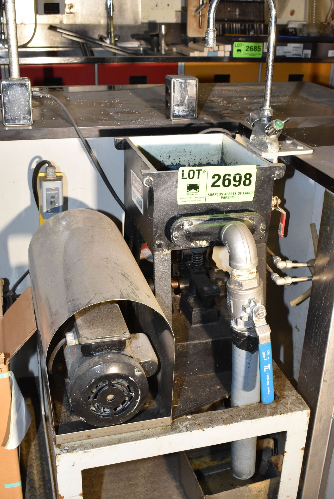 MFG. UNKNOWN LABORATORY SHAKER/WASHER, S/N: N/A (CI) [RIGGING FEE FOR LOT #2698 - $150 USD PLUS