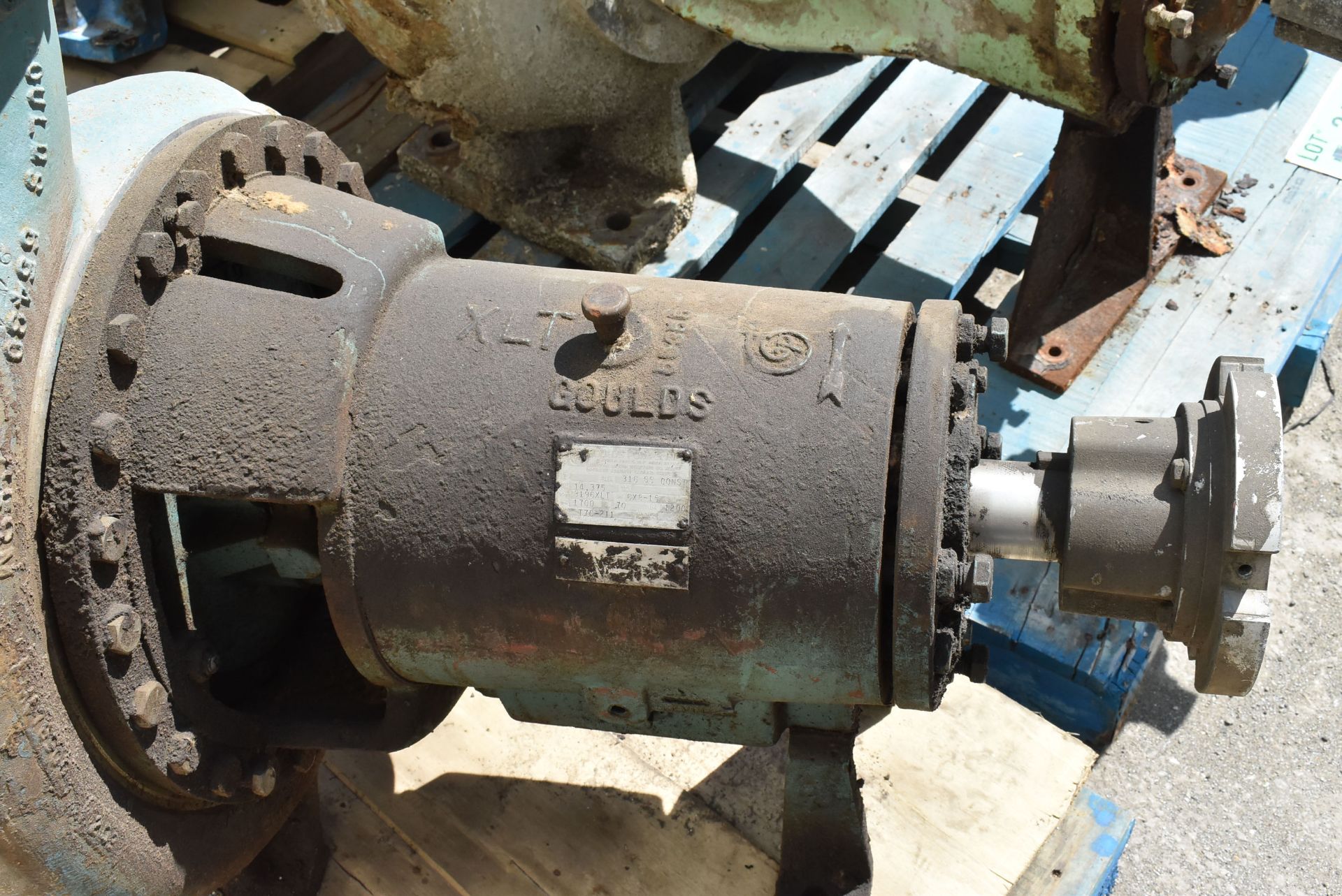 GOULDS 6X8-15 STAINLESS STEEL CENTRIFUGAL PUMP WITH GOULDS BACK PULL OUT ASSEMBLY & KNIFE VALVE, S/ - Image 2 of 4