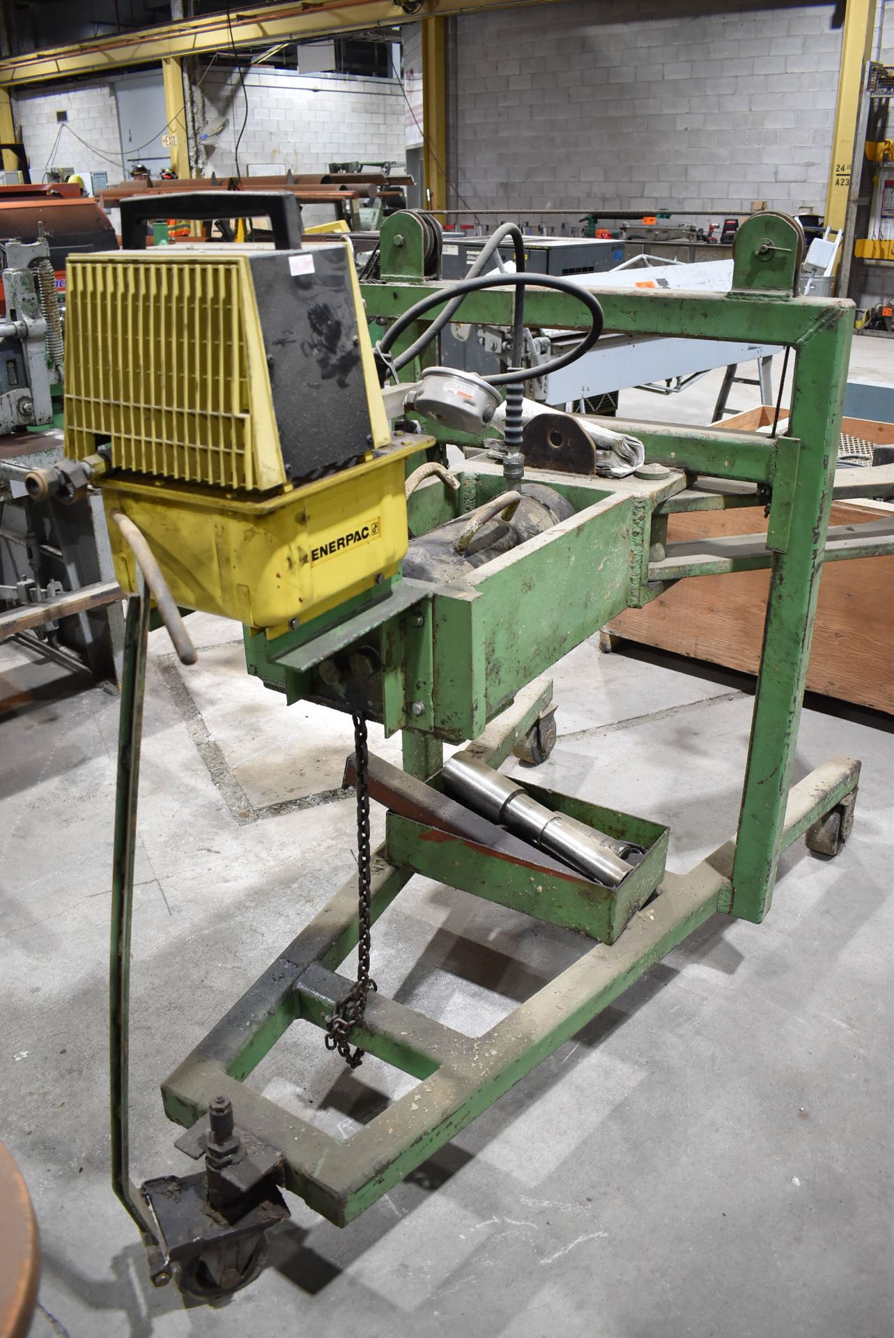 MFG. UNKNOWN PORTABLE HYDRAULIC POSITIONING CLAMP WITH ENERPAC PAM SERIES HYDRAULIC AIR UNIT [ - Image 3 of 4