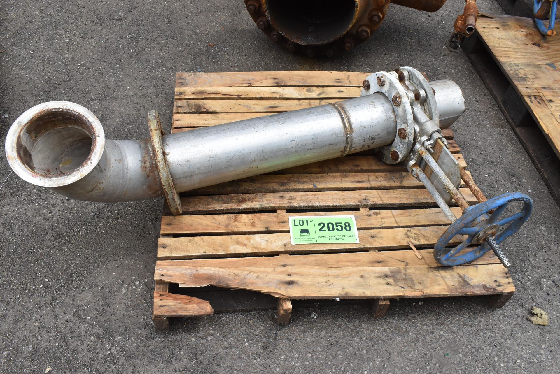 LOT/ TRUELINE 6" KNIFE VALVE WITH PIPING [RIGGING FEE FOR LOT #2058 - $25 USD PLUS APPLICABLE