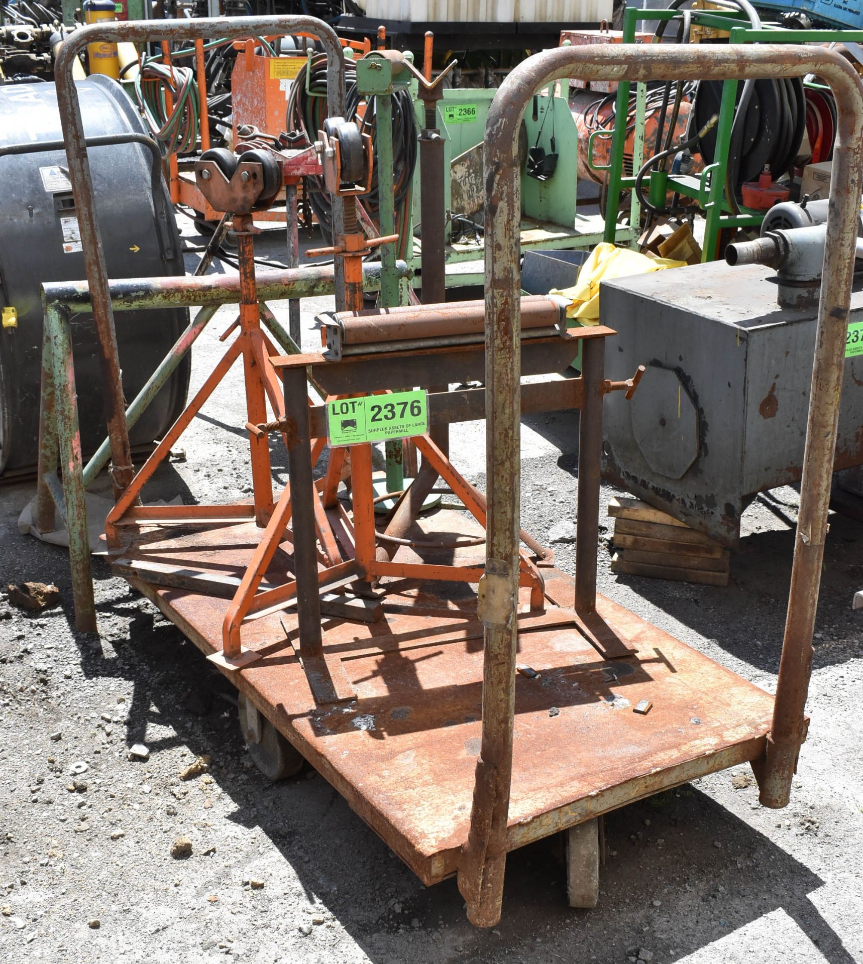 LOT/ CART WITH ROLLER STANDS [RIGGING FEE FOR LOT #2376 - $25 USD PLUS APPLICABLE TAXES]