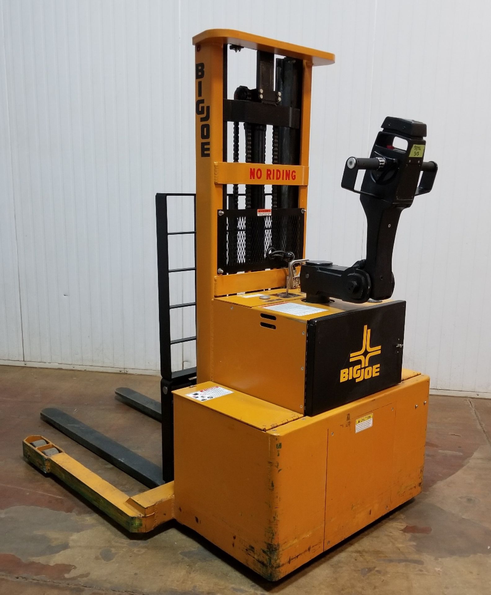 BIG JOE (2007) PDM30-106 3000 LB. CAPACITY 12V WALK-BEHIND ELECTRIC PALLET STACKER WITH 106" MAX.