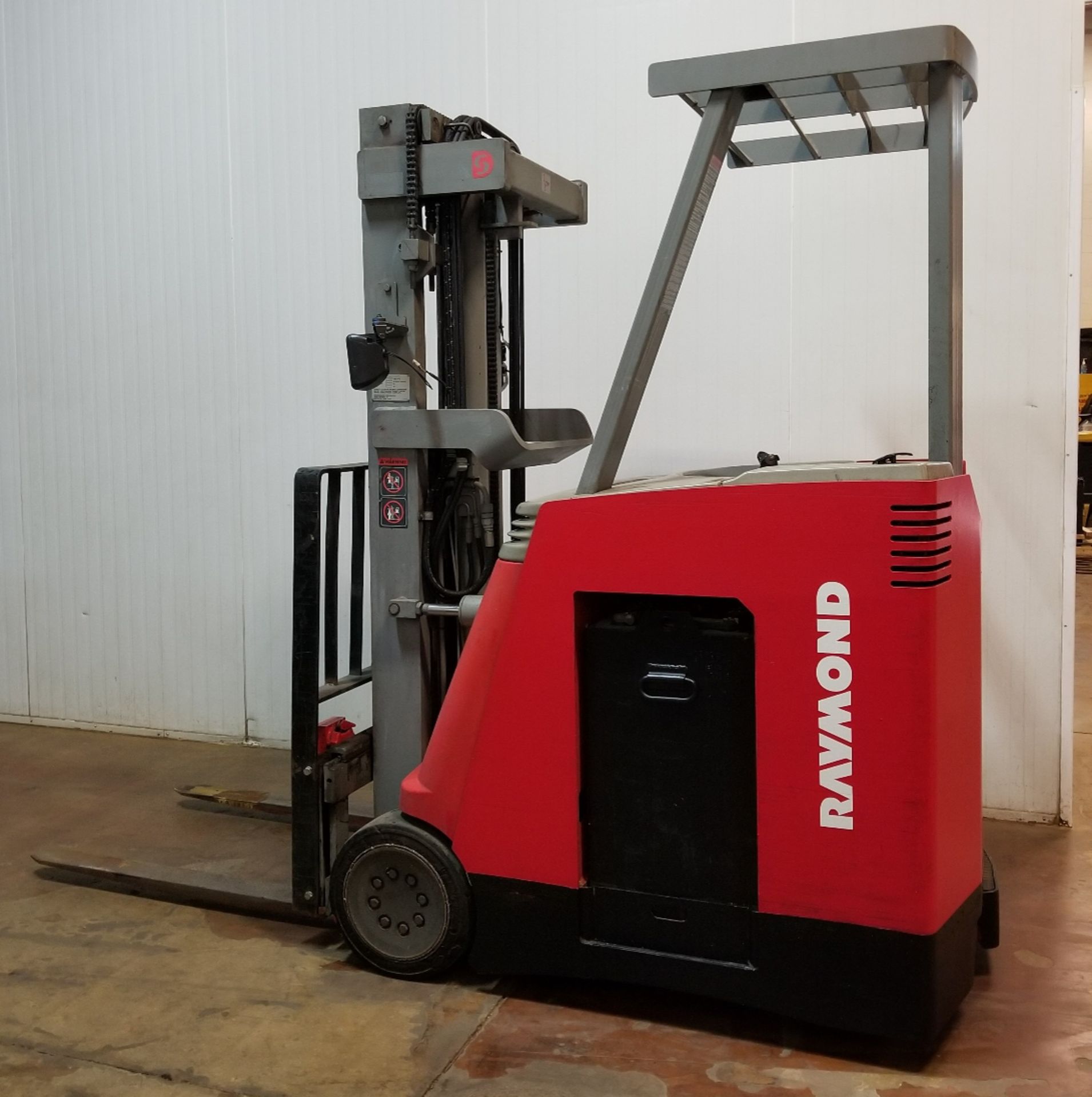 RAYMOND (2000) DSS350 3500 LB. CAPACITY 36V ELECTRIC COUNTERBALANCE FORKLIFT WITH 203" MAX. LIFT