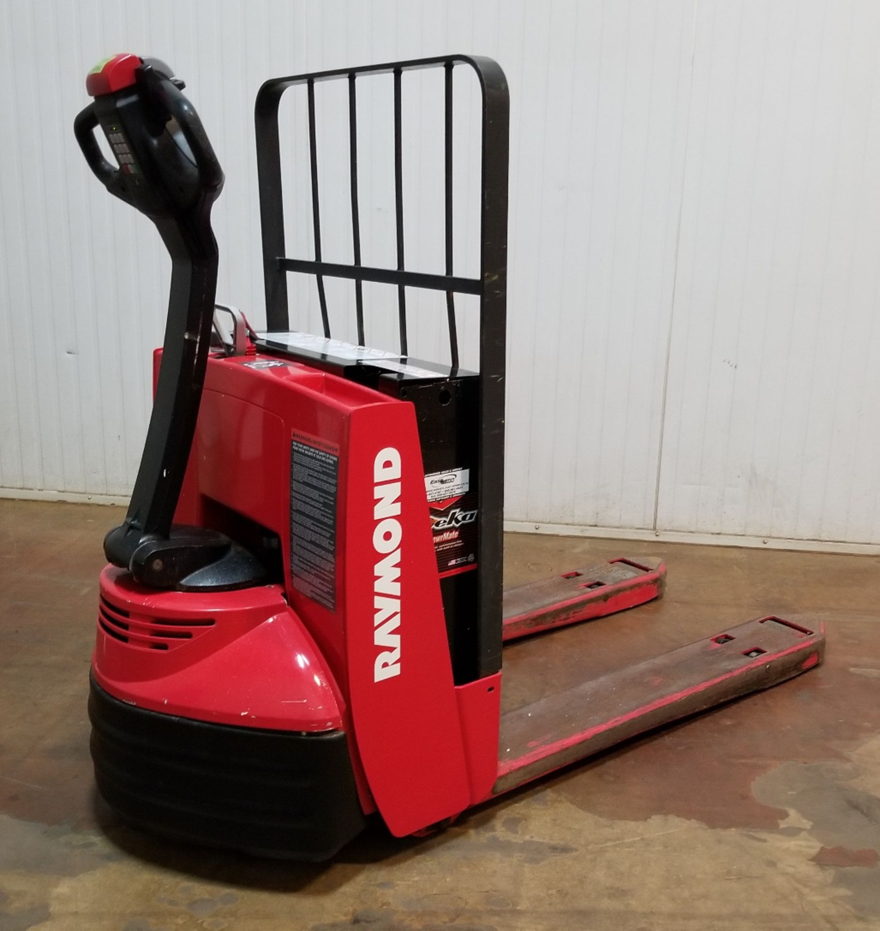 RAYMOND (2006) 102T-F45L 4500 LB. CAPACITY 24V WALK-BEHIND ELECTRIC PALLET JACK WITH BUILT-IN - Image 2 of 2