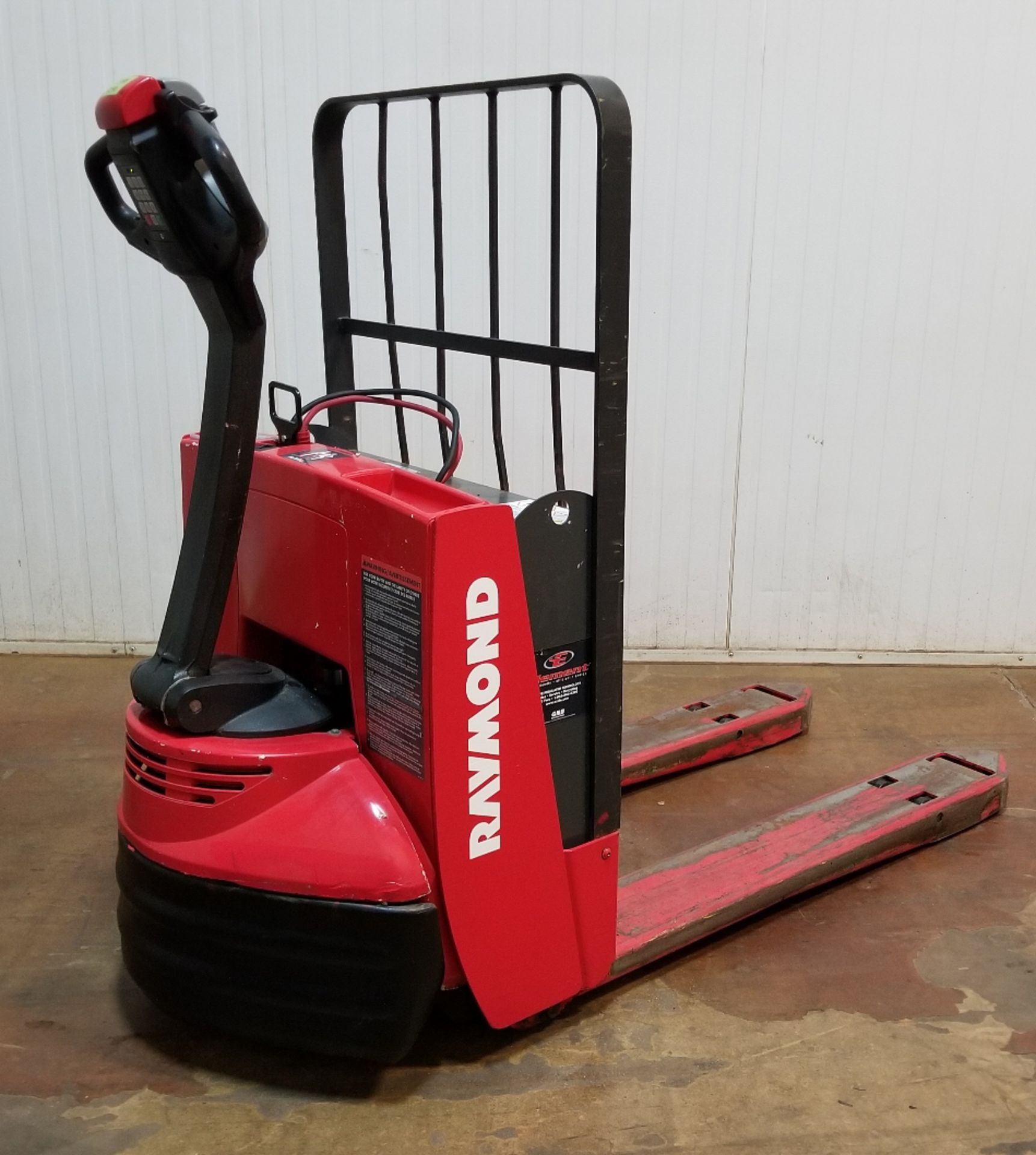 RAYMOND (2008) 102T-F45L 4500 LB. CAPACITY 24V WALK-BEHIND ELECTRIC PALLET JACK WITH BUILT-IN - Image 2 of 2