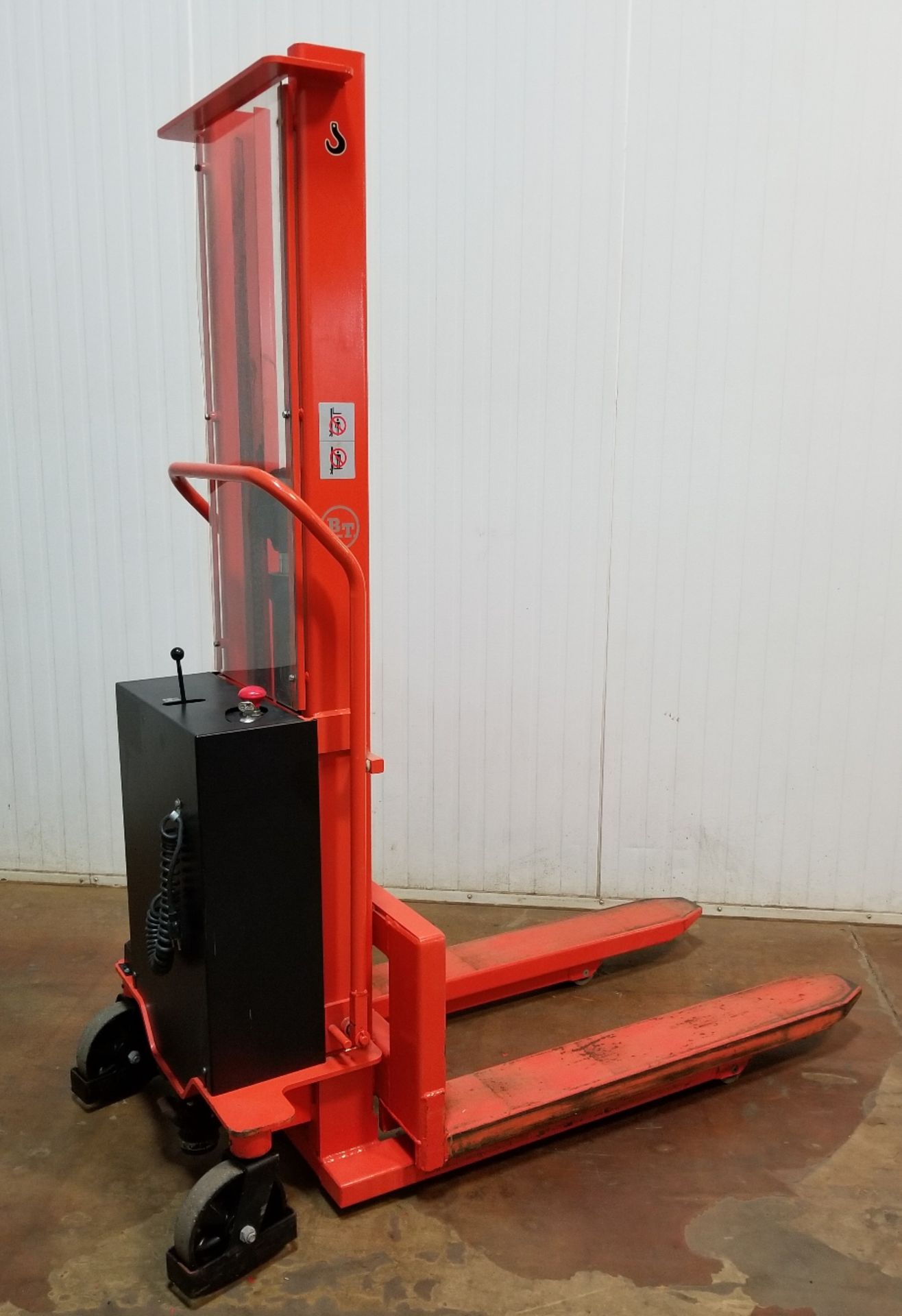 BT (2016) SHL080 1760 LB. CAPACITY 12V WALK-BEHIND ELECTRIC PALLET STACKER WITH 78" MAX. LIFT - Image 2 of 3