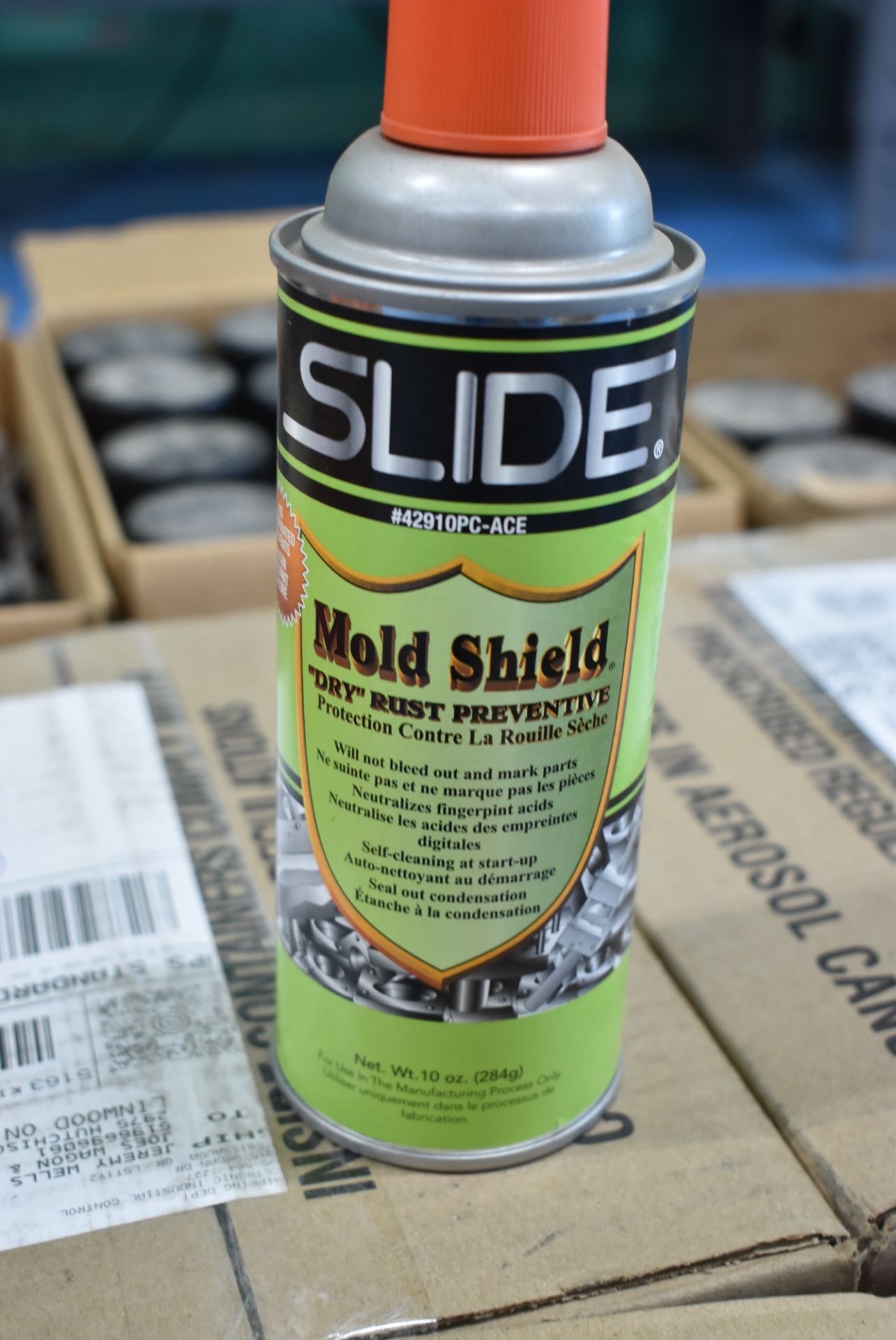 LOT/ SKID WITH SLIDE MOULD SHIELD RUST PROTECTOR & SLIDE ECONO-SPRAY WHITE LITHIUM PIN LUBE/GREASE - Image 3 of 8