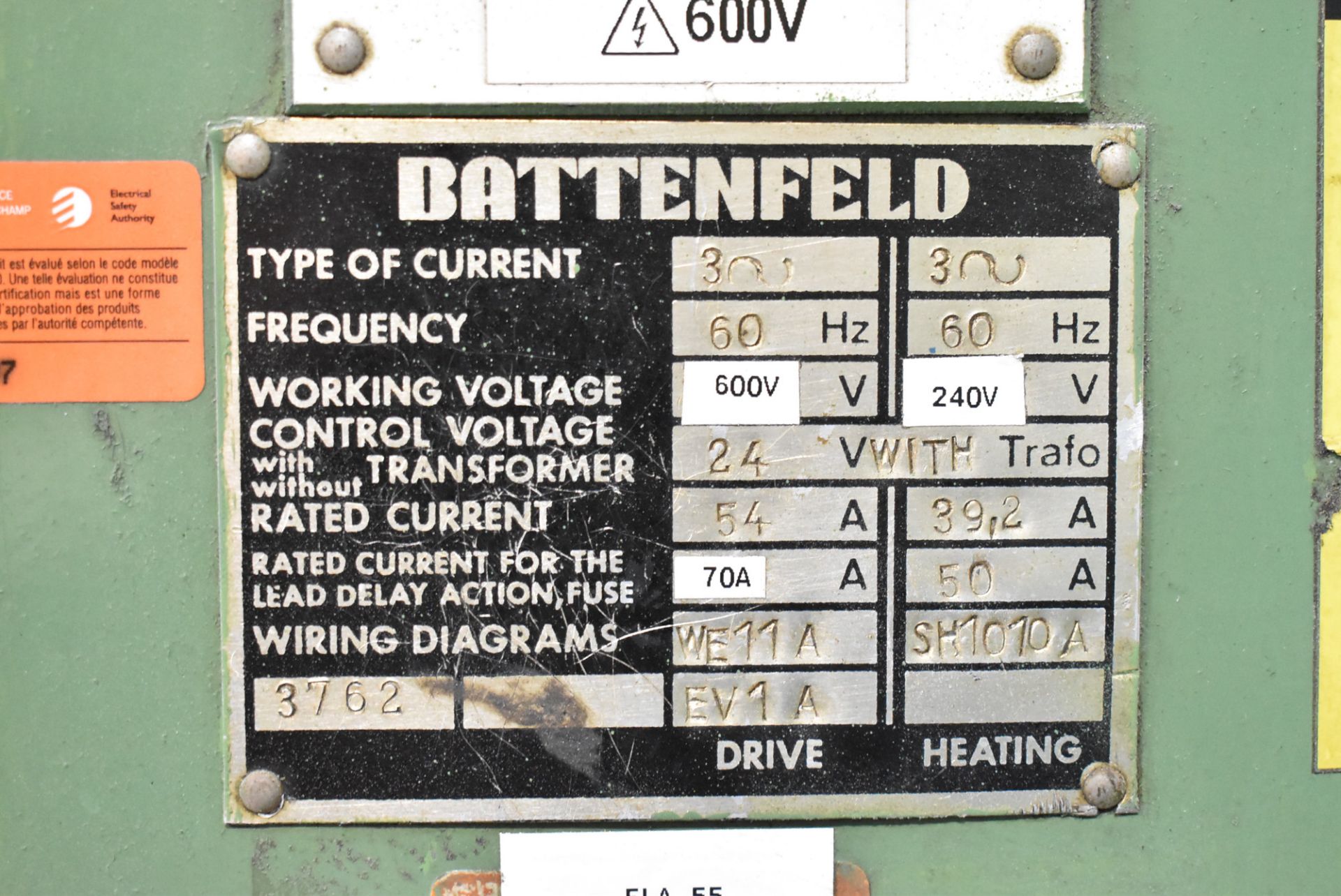 BATTENFELD 300/750/3761 HORIZONTAL PLASTIC INJECTION MOLDING MACHINE WITH 39" X 39" PLATENS, 25" TIE - Image 7 of 10