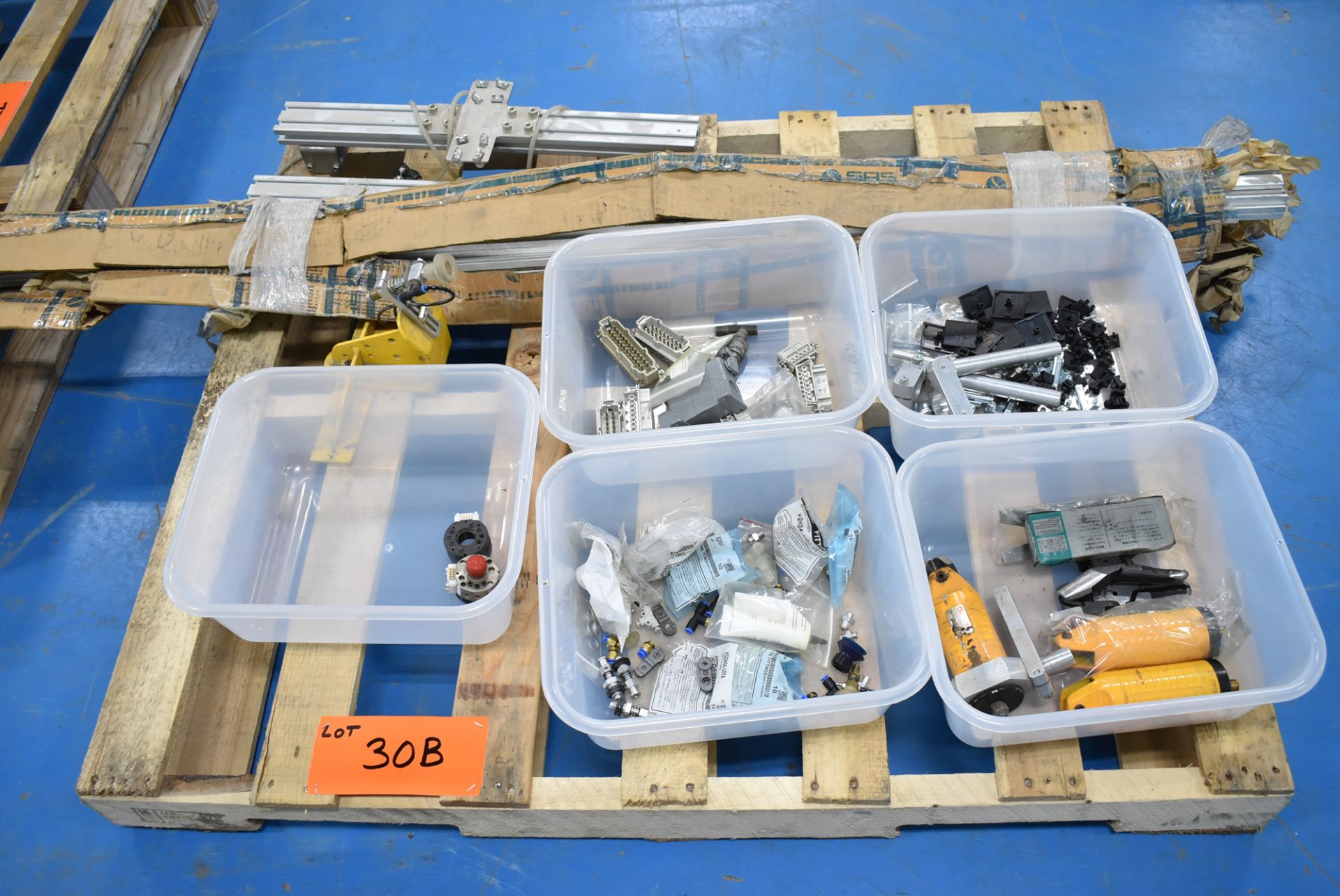 LOT/ ROBOTIC LOADER/UNLOADER SPARE PARTS - INCLUDING ARMS, HEADS, FITTINGS, CONNECTORS, HARDWARE