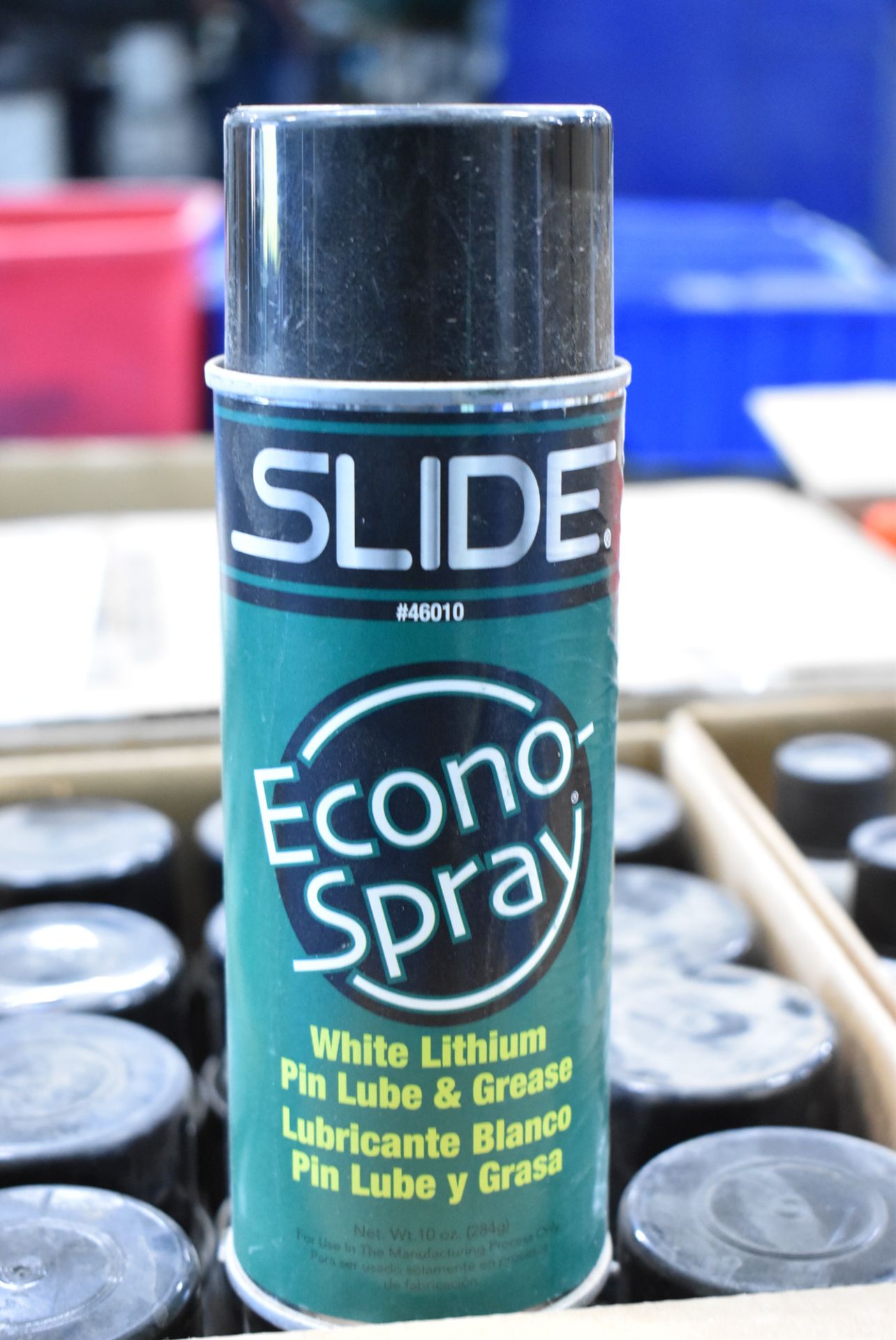 LOT/ SKID WITH SLIDE MOULD SHIELD RUST PROTECTOR & SLIDE ECONO-SPRAY WHITE LITHIUM PIN LUBE/GREASE - Image 7 of 8