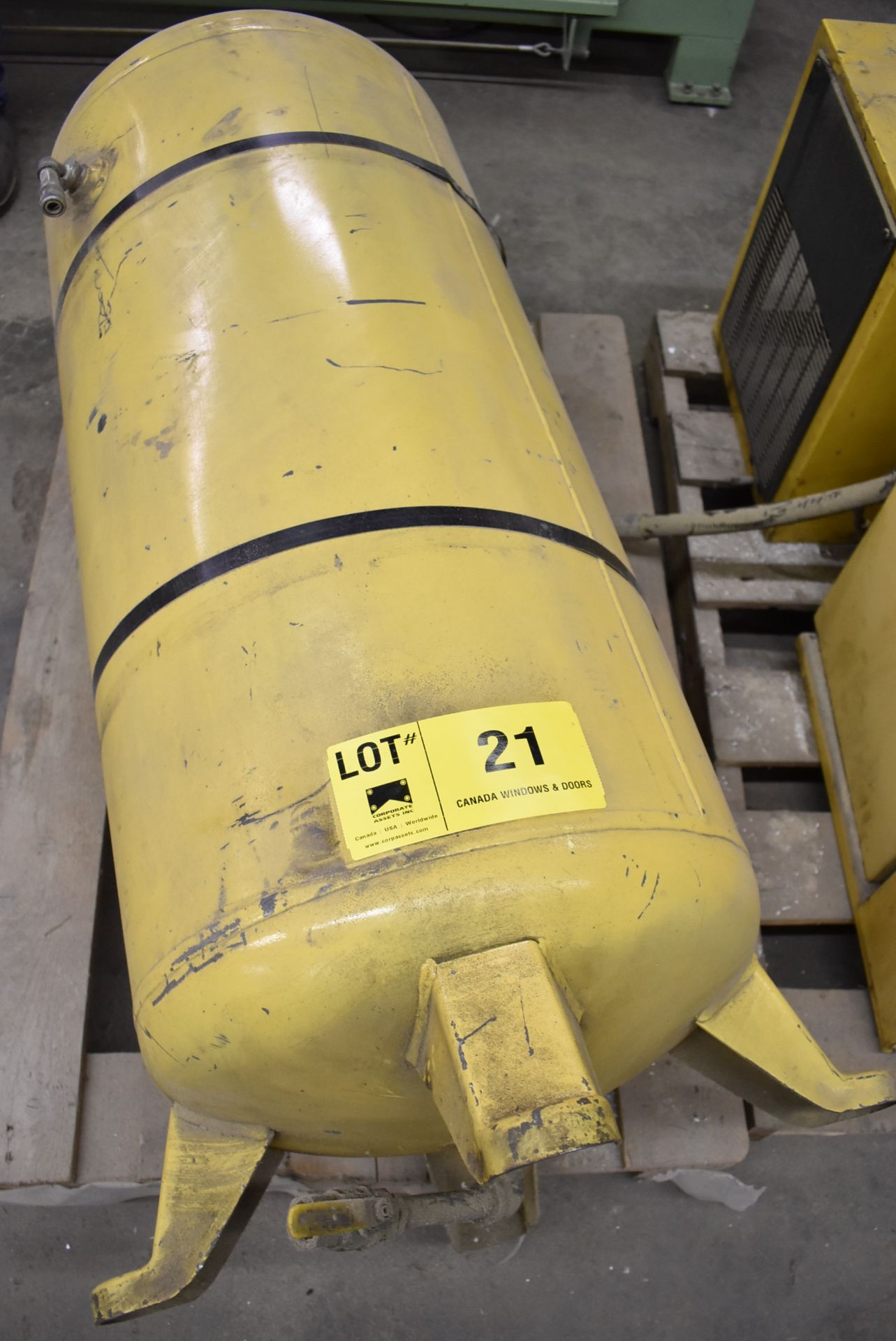 AIR RECEIVER TANK, S/N N/A (LOCATED AT 1636 CHARLES ST, WHITBY, ON L1N 1B9)