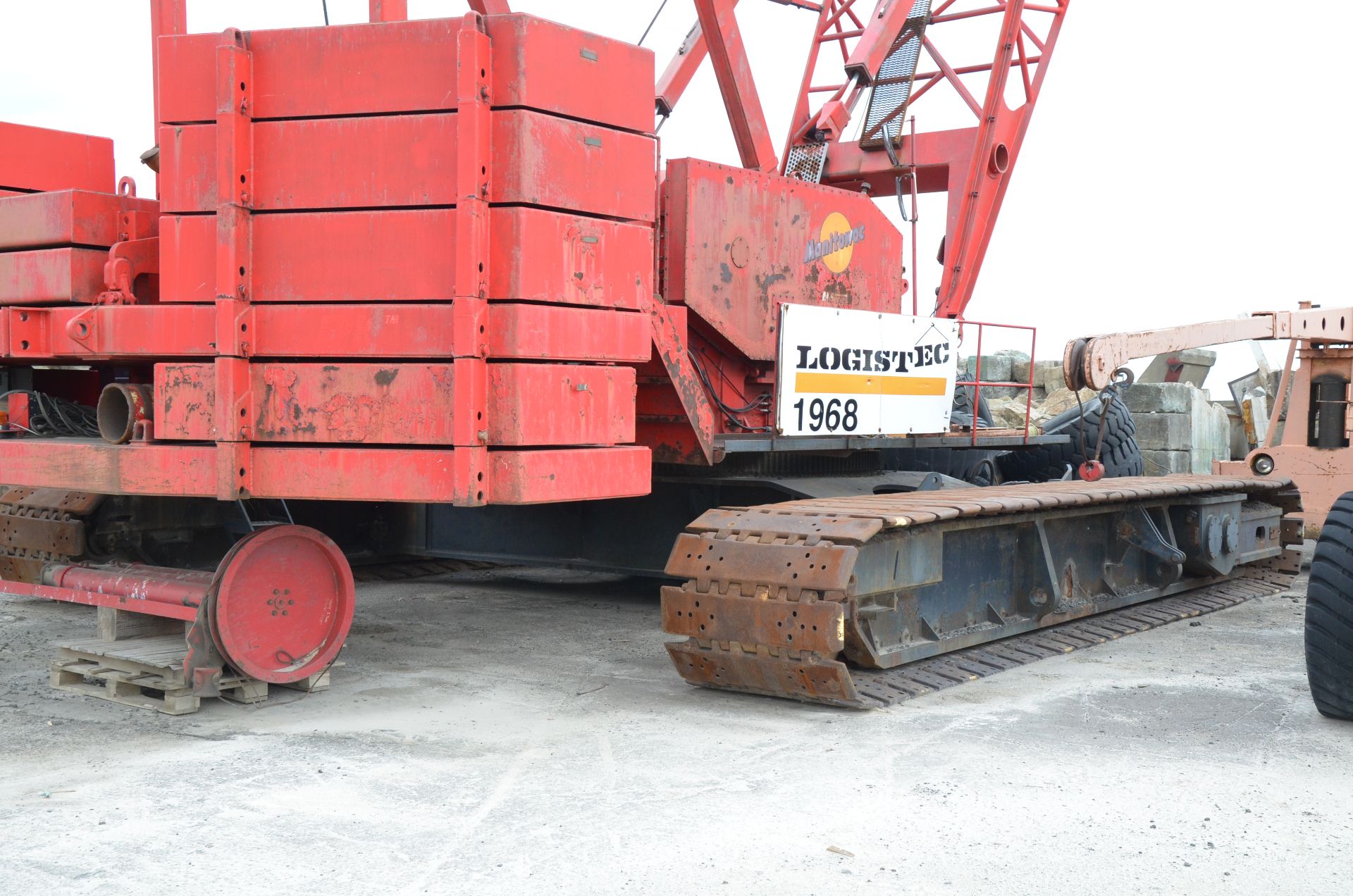 MANITOWOC ENGINEERING M250 EPIC 300 TON LATTICE BOOM CRAWLER CRANE - Image 19 of 58