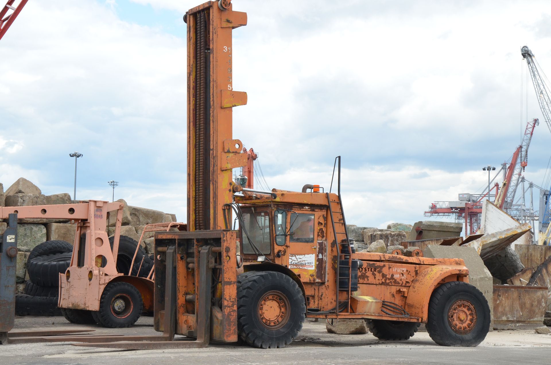 HYSTER H620B HEAVY DUTY OUTDOOR DIESEL FORKLIFT WITH 58,500 LBS. CAPACITY - Image 20 of 20