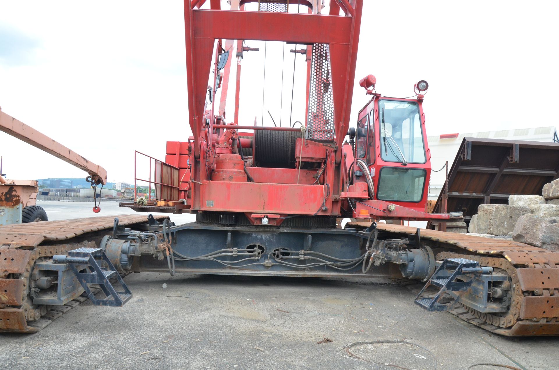 MANITOWOC ENGINEERING M250 EPIC 300 TON LATTICE BOOM CRAWLER CRANE - Image 12 of 58