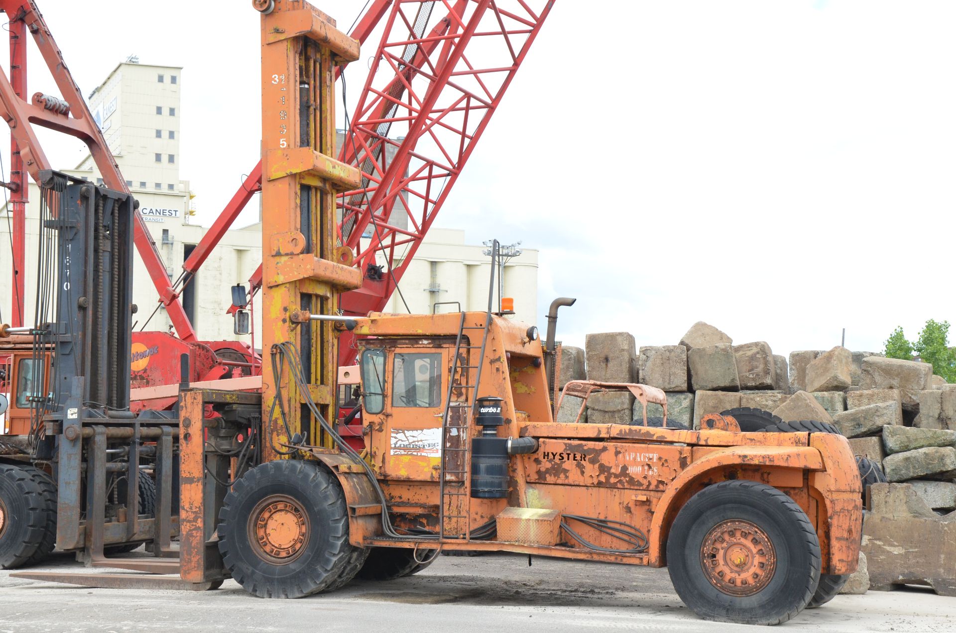 HYSTER H620B HEAVY DUTY OUTDOOR DIESEL FORKLIFT WITH 58,500 LBS. CAPACITY - Image 19 of 20