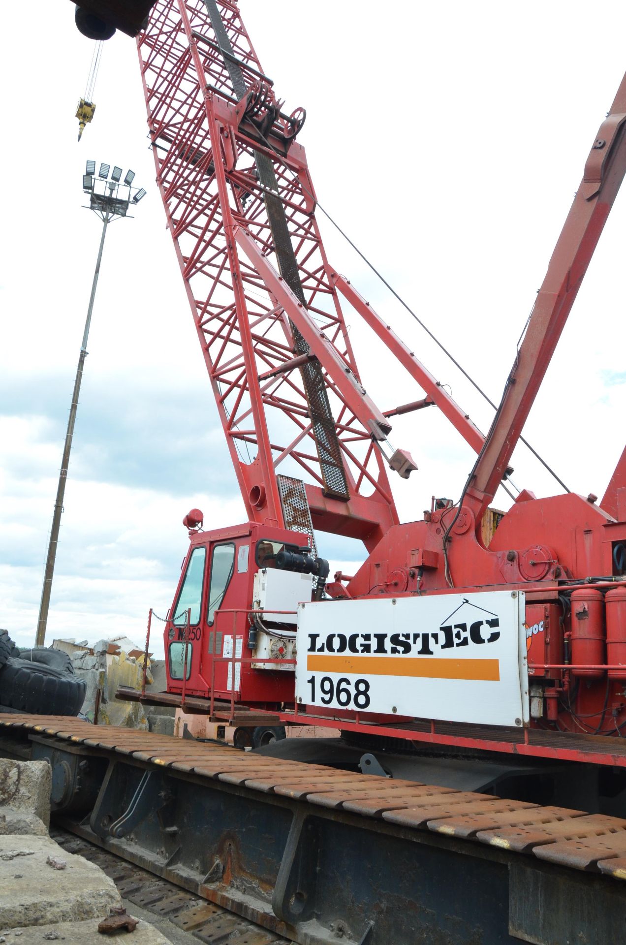 MANITOWOC ENGINEERING M250 EPIC 300 TON LATTICE BOOM CRAWLER CRANE - Image 7 of 58