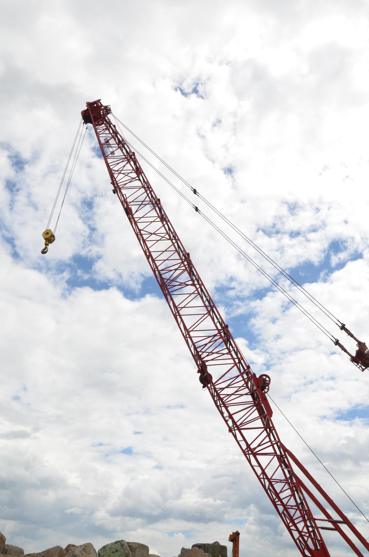 MANITOWOC ENGINEERING M250 EPIC 300 TON LATTICE BOOM CRAWLER CRANE - Image 27 of 58