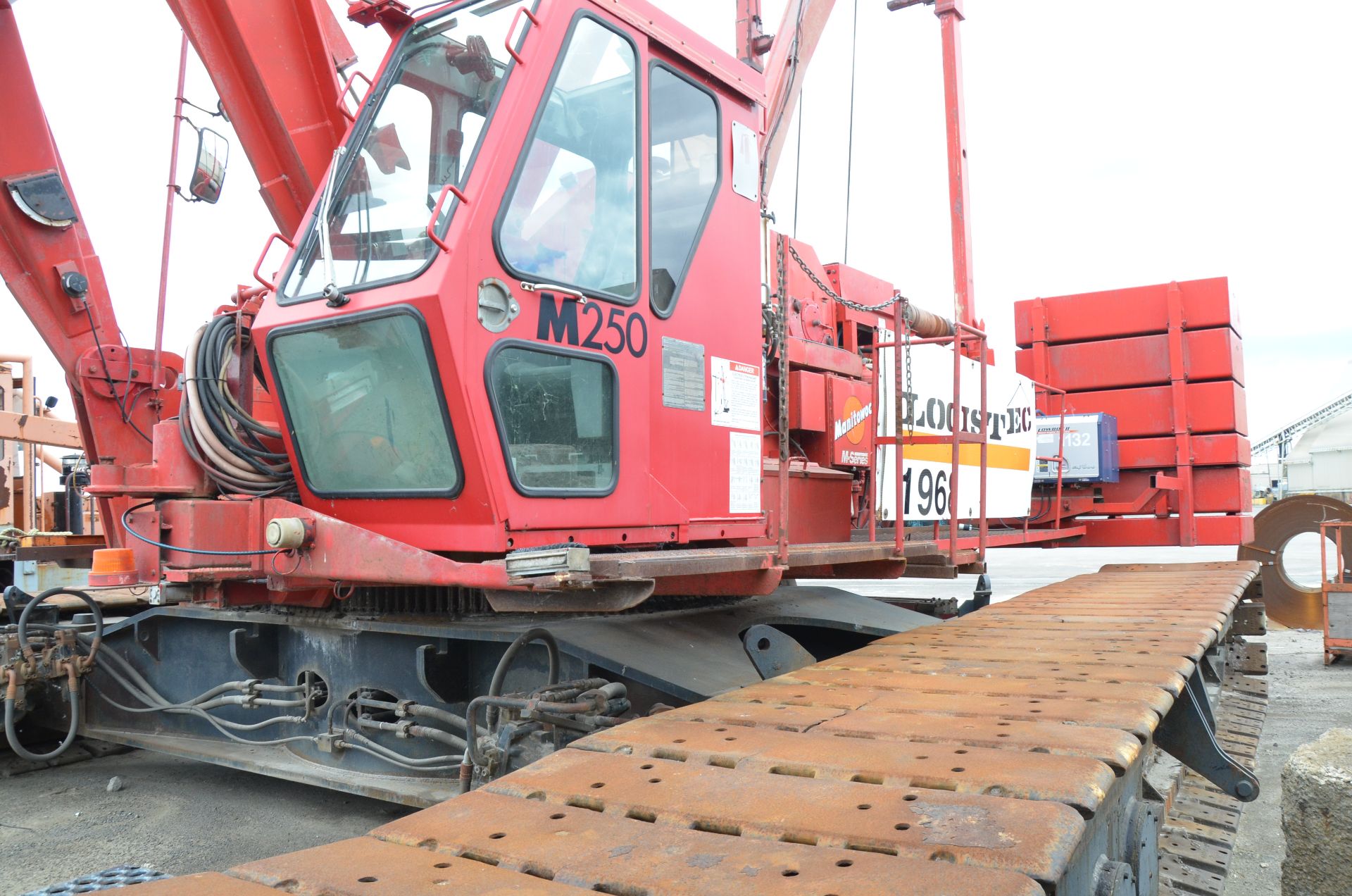 MANITOWOC ENGINEERING M250 EPIC 300 TON LATTICE BOOM CRAWLER CRANE - Image 9 of 58