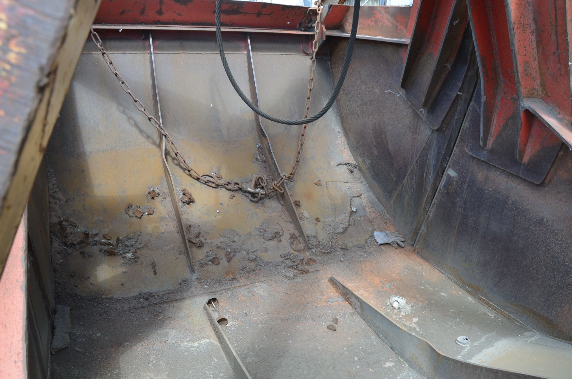 HAWCO WIRE ROPE OPERATED CLAMSHELL BUCKET CRANE ATTACHMENT - Image 6 of 7