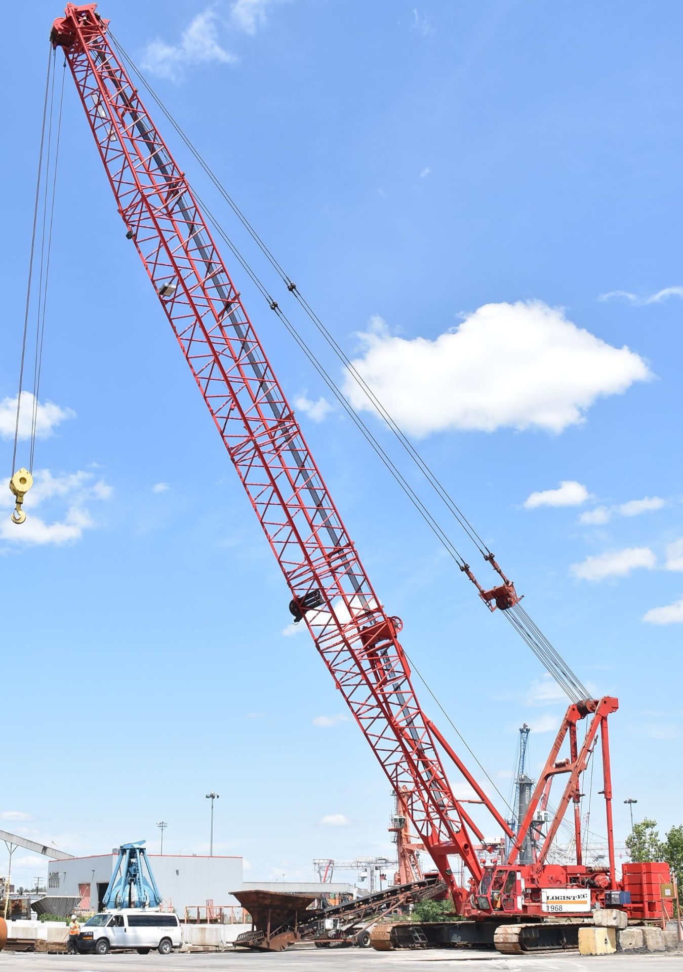 MANITOWOC ENGINEERING M250 EPIC 300 TON LATTICE BOOM CRAWLER CRANE