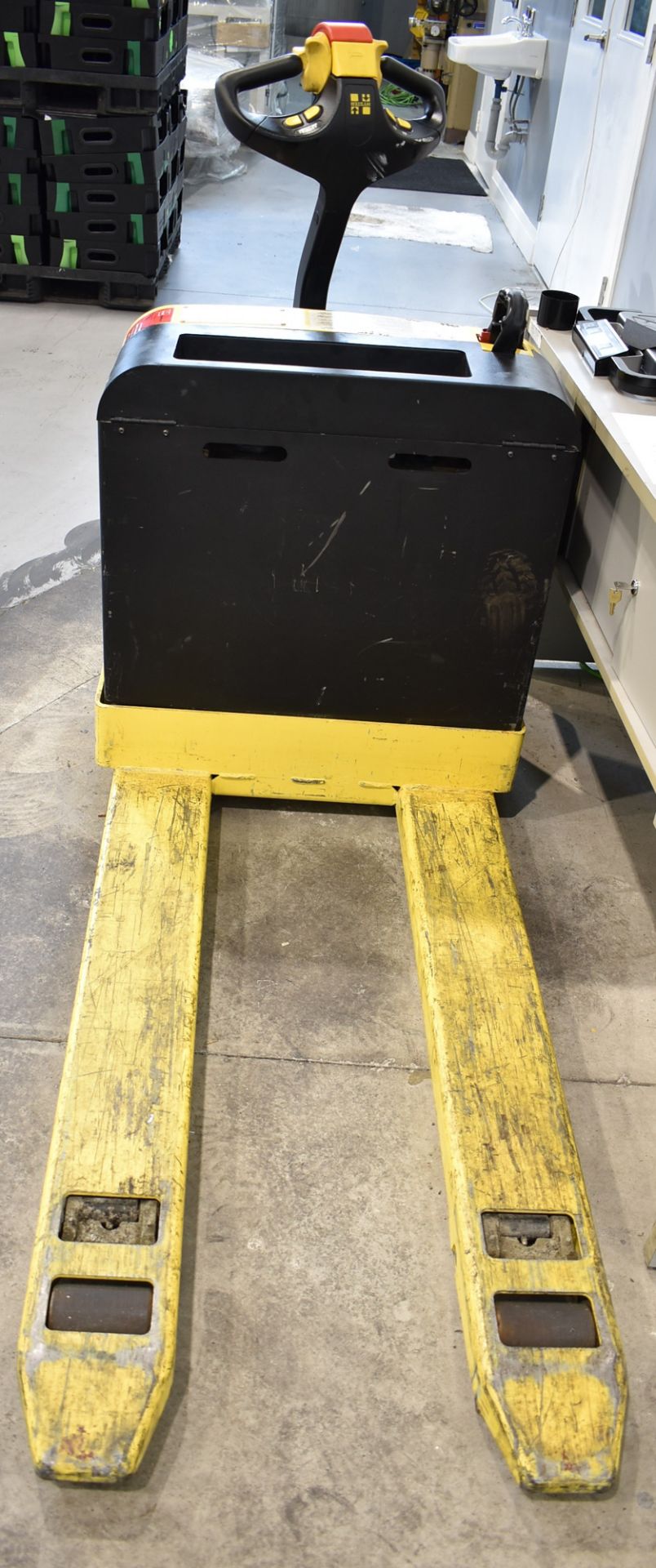 HYSTER W40Z 24V PALLET TRUCK WITH 4,000 LB MAX CAPACITY, NEW BATTERIES - INSTALLED AUG. 2022 - Image 2 of 4