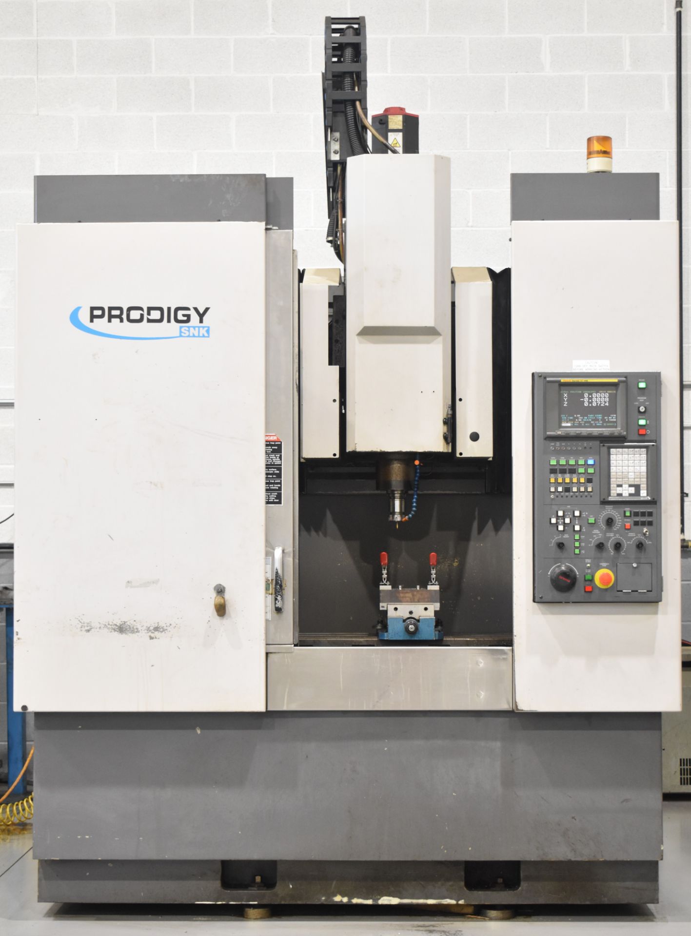 NISSIN SNK PRODIGY MAX-410V CNC VERTICAL MACHINING CENTER WITH FANUC SERIES OI-MB CNC CONTROL, 17.7"