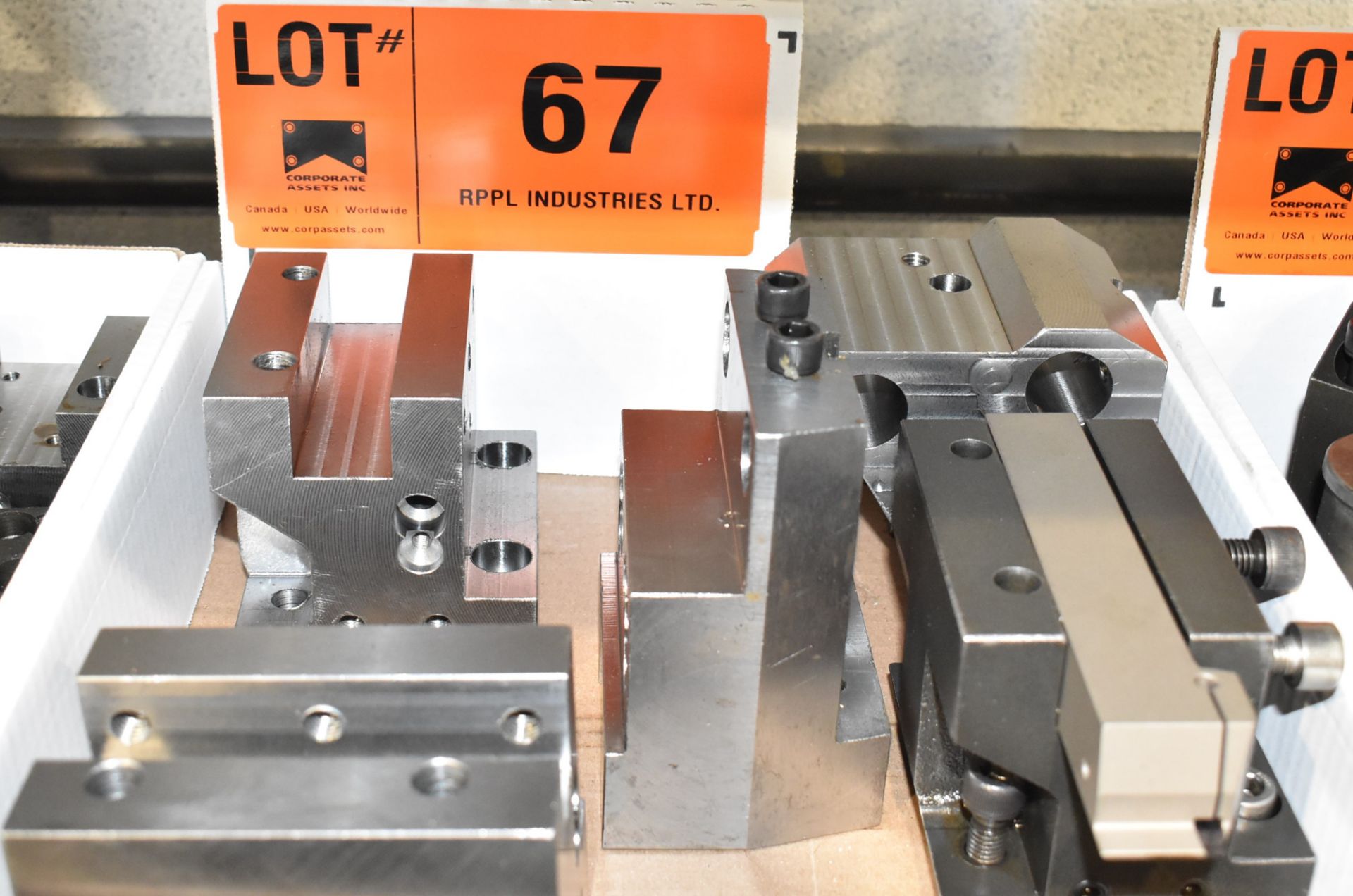 LOT/ TURRET TOOL HOLDERS