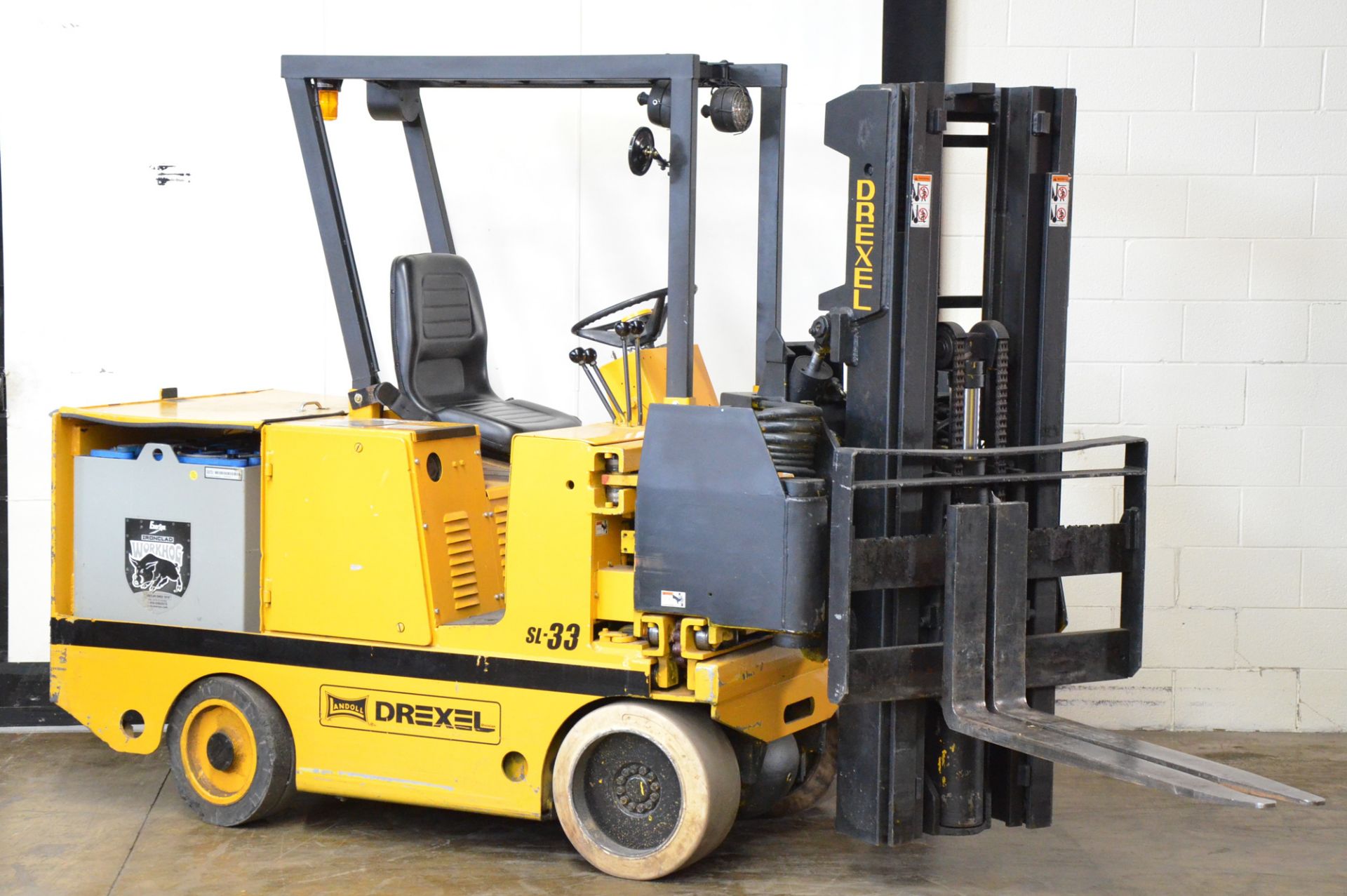 DREXEL SL33-HP 36V ELECTRIC NARROW AISLE COUNTERBALANCE FORKLIFT WITH 3-STAGE SWING MAST, 3,000 LB