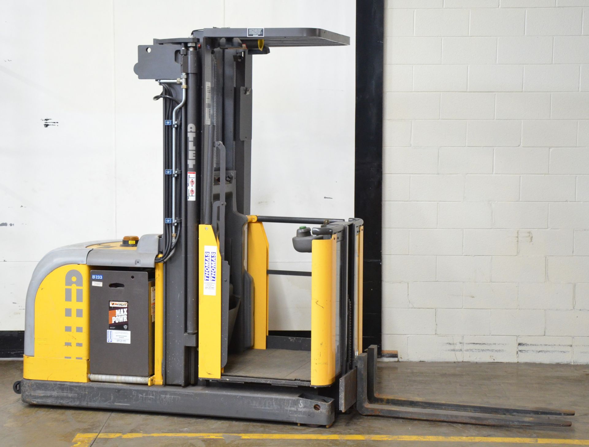 ATLET AB (2006) OPH/100TV1320 24V ELECTRIC ORDER PICKER WITH 2,200 LB CAPACITY, 126" MAX VERTICAL