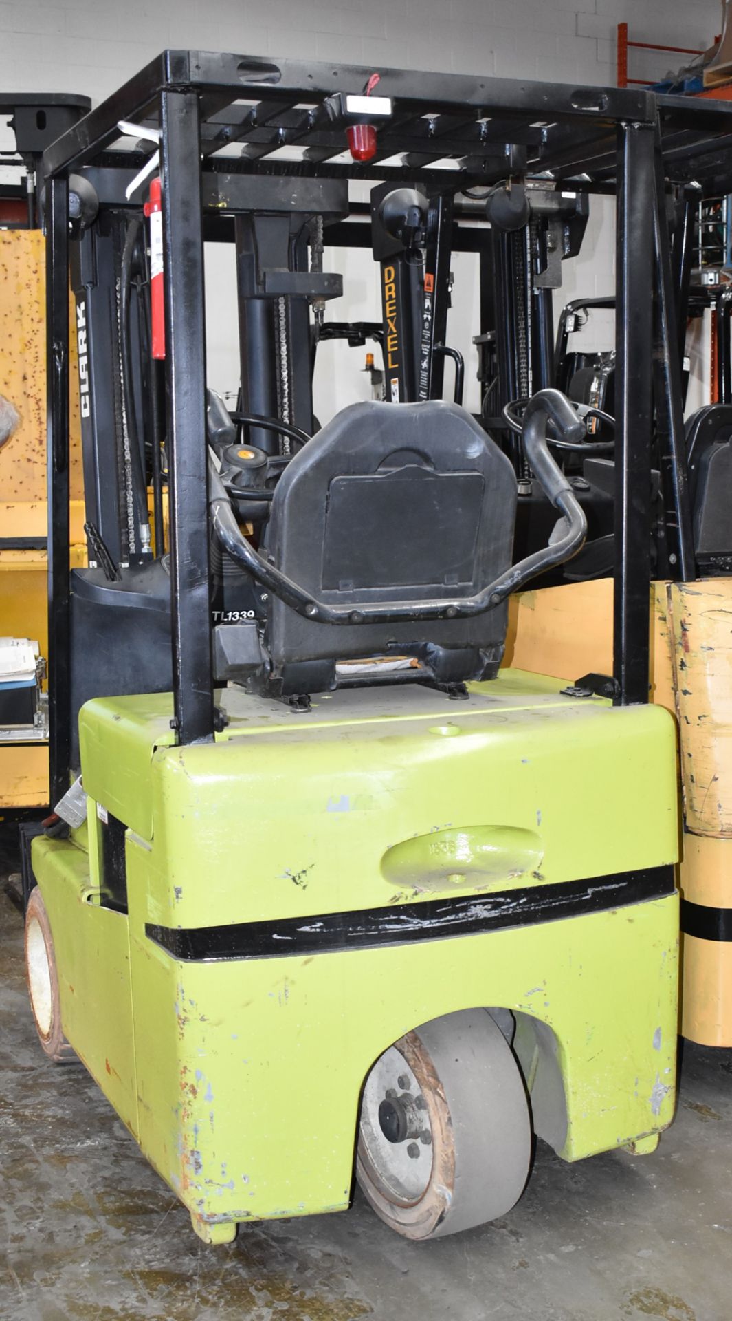 CLARK TMG15S ELECTRIC 3-WHEEL COUNTERBALANCE FORKLIFT WITH 2,500 LB CAPACITY, 3-STAGE MAST, 188" MAX - Image 3 of 9