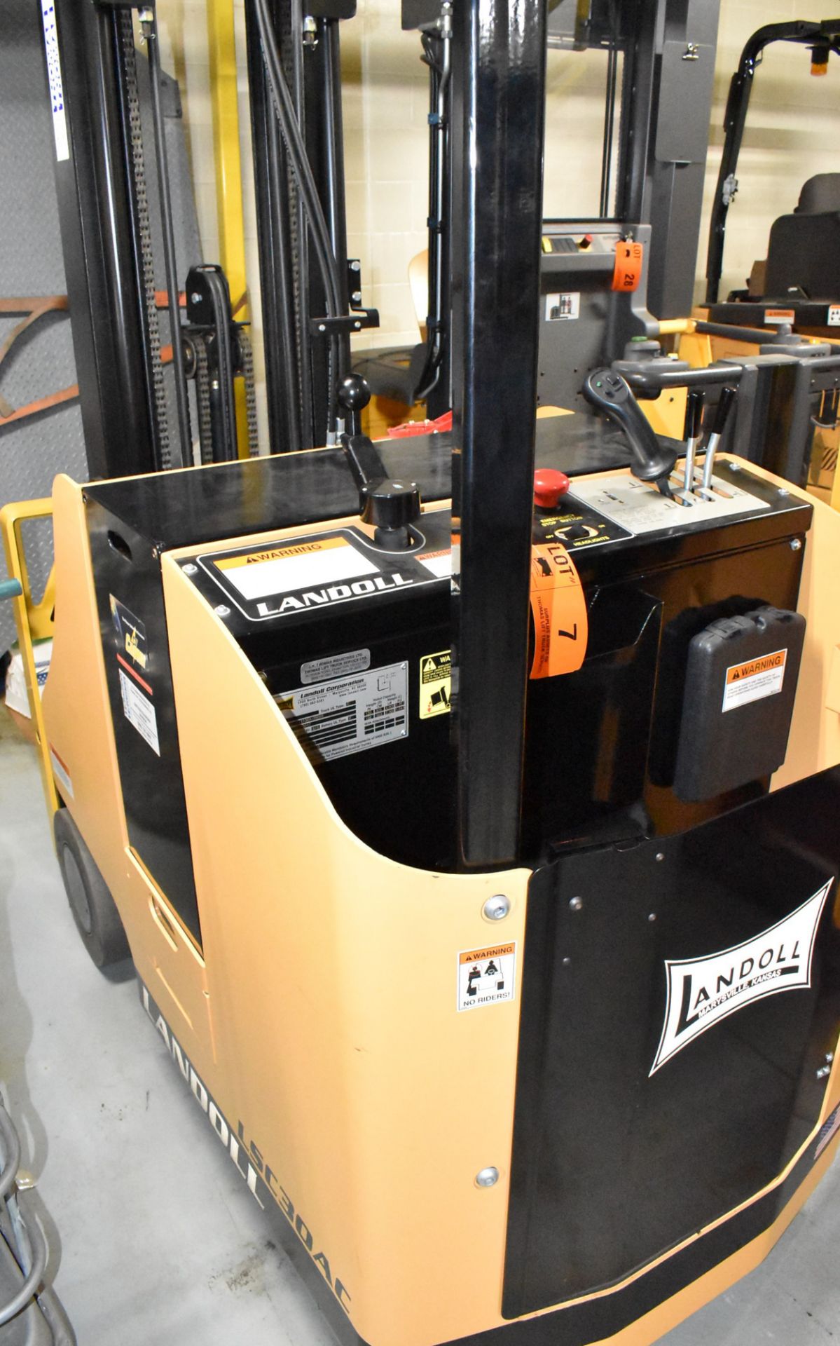 DREXEL LANDOLL (2012) LSC30 24V ELECTRIC STAND-UP COUNTERBALANCE FORKLIFT WITH 3,000 LB CAPACITY, - Image 2 of 10