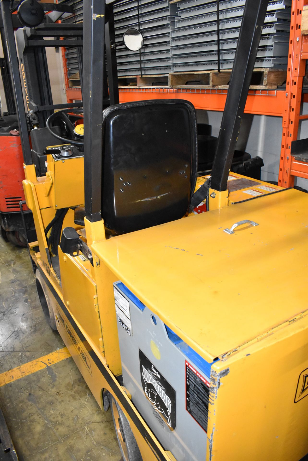 DREXEL SL33-HP 36V ELECTRIC NARROW AISLE COUNTERBALANCE FORKLIFT WITH 3-STAGE SWING MAST, 3,000 LB - Image 2 of 10