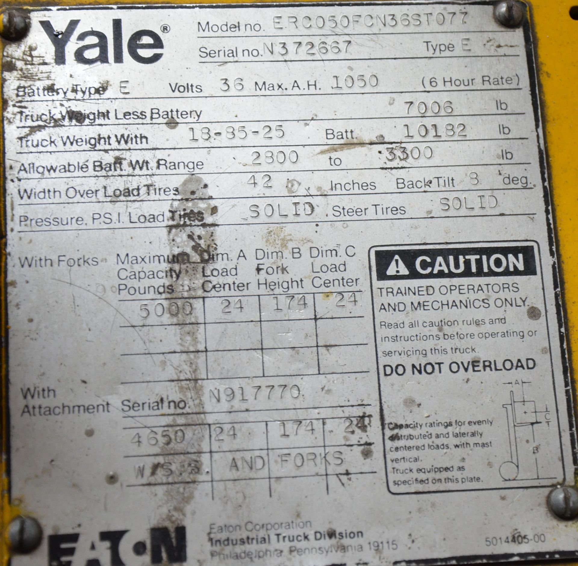 YALE ERC050FCN36ST077 36V ELECTRIC COUNTERBALANCE FORKLIFT WITH 4,650 LB CAPACITY, 3-STAGE MAST, - Image 5 of 10