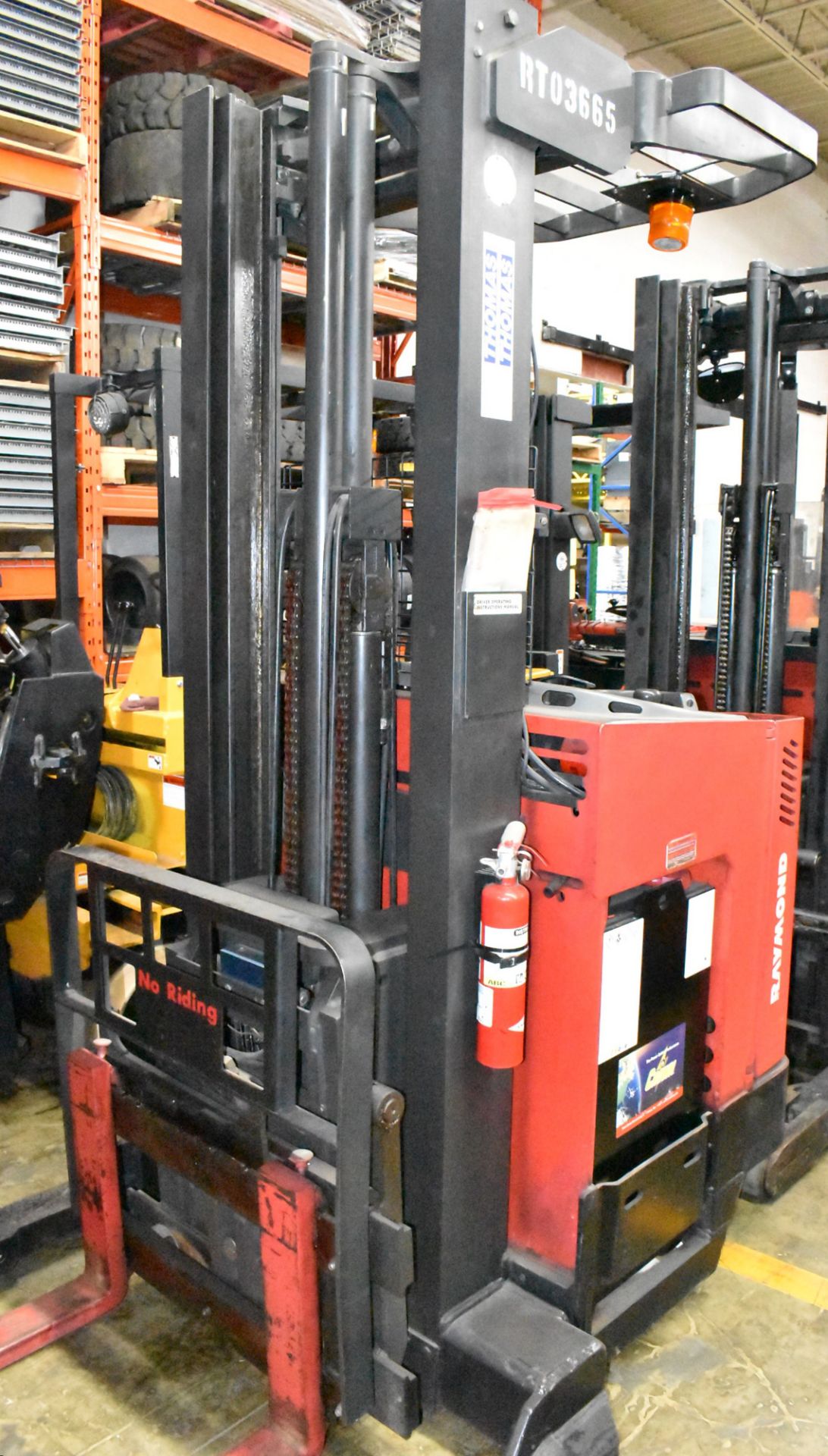 RAYMOND EASI 36V ELECTRIC REACH TRUCK WITH 3-STAGE MAST, 3,500 LB CAPACITY, 210" MAX VERTICAL REACH, - Image 2 of 12