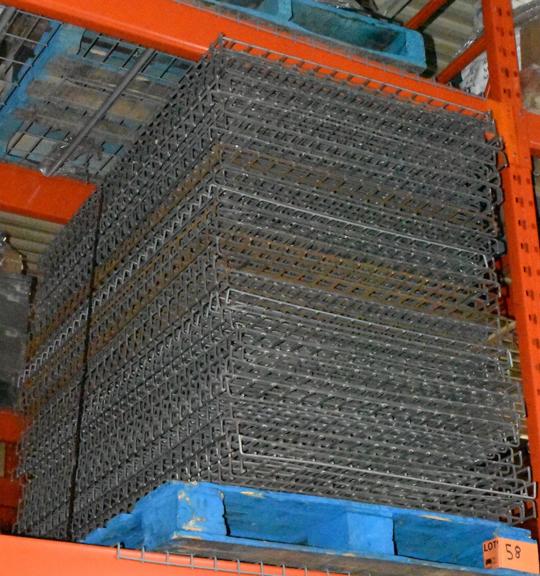 LOT/ PALLET OF WIRE RACKING MESH - Image 2 of 2