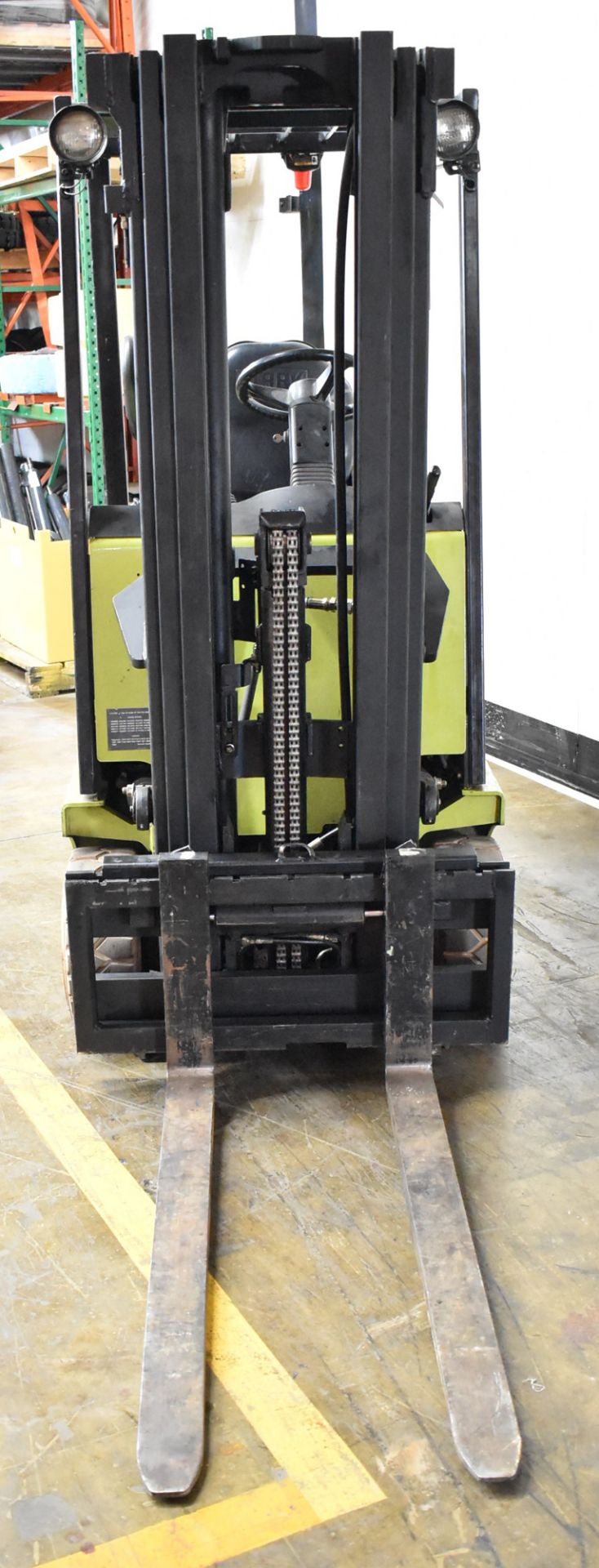 CLARK TMG15S ELECTRIC 3-WHEEL COUNTERBALANCE FORKLIFT WITH 2,500 LB CAPACITY, 3-STAGE MAST, 188" MAX - Image 2 of 9