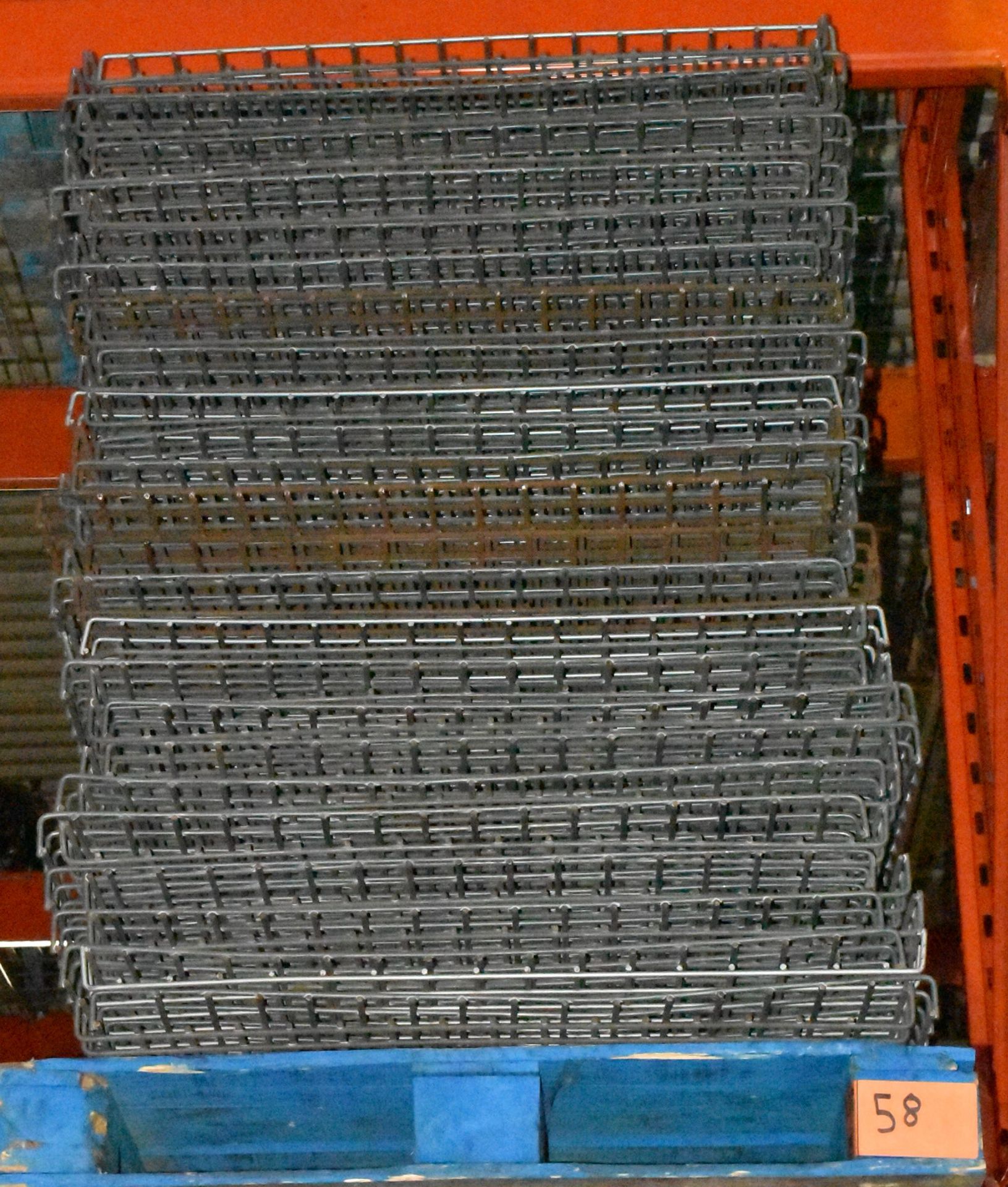 LOT/ PALLET OF WIRE RACKING MESH