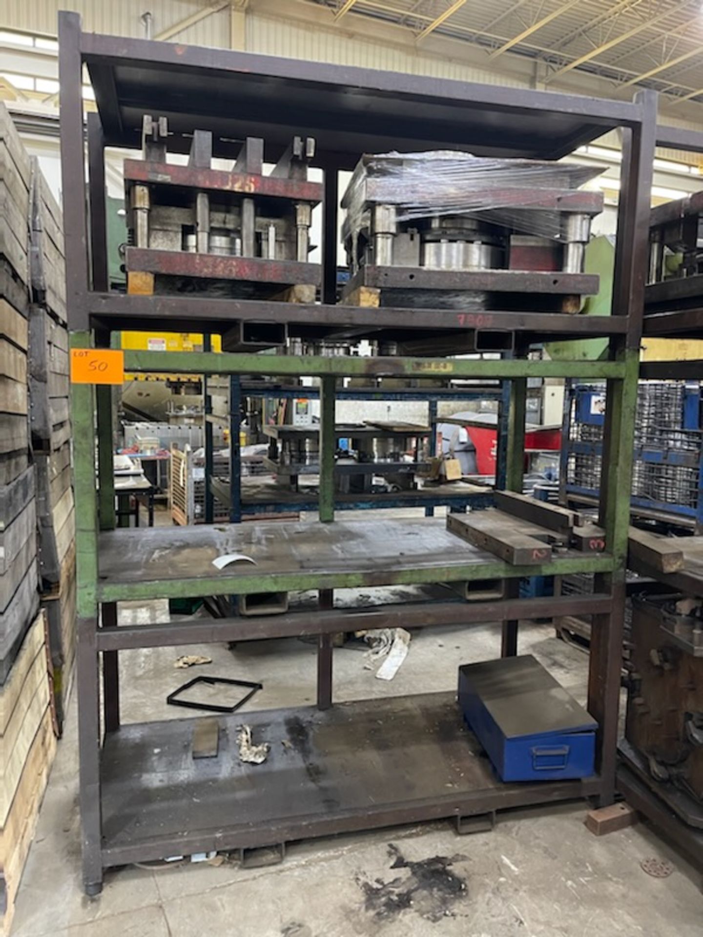 LOT/ HEAVY DUTY DIE RACKS