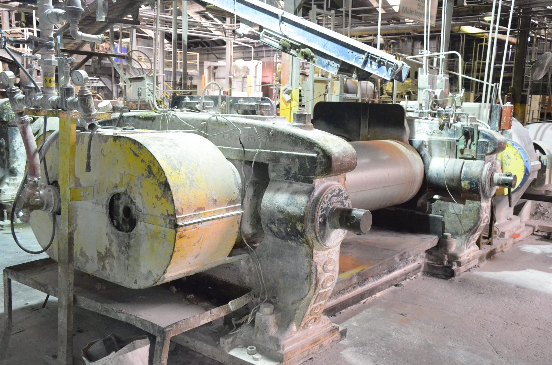 EMCO ERIE ENGINE MFG. 26" x 26" x 84" TWO ROLL RUBBER MILL WITH 26" DIAMETER CORED SMOOTH ROLLS, 84" - Image 3 of 5