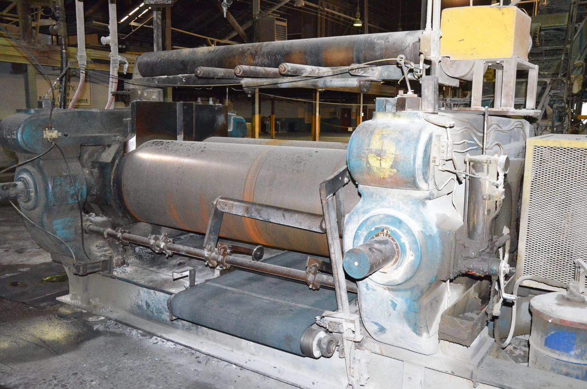 STEWART BOLLING 26" x 26" x 84" TWO ROLL RUBBER MILL WITH 26" DIAMETER CORED SMOOTH ROLLS, 84" - Image 6 of 10
