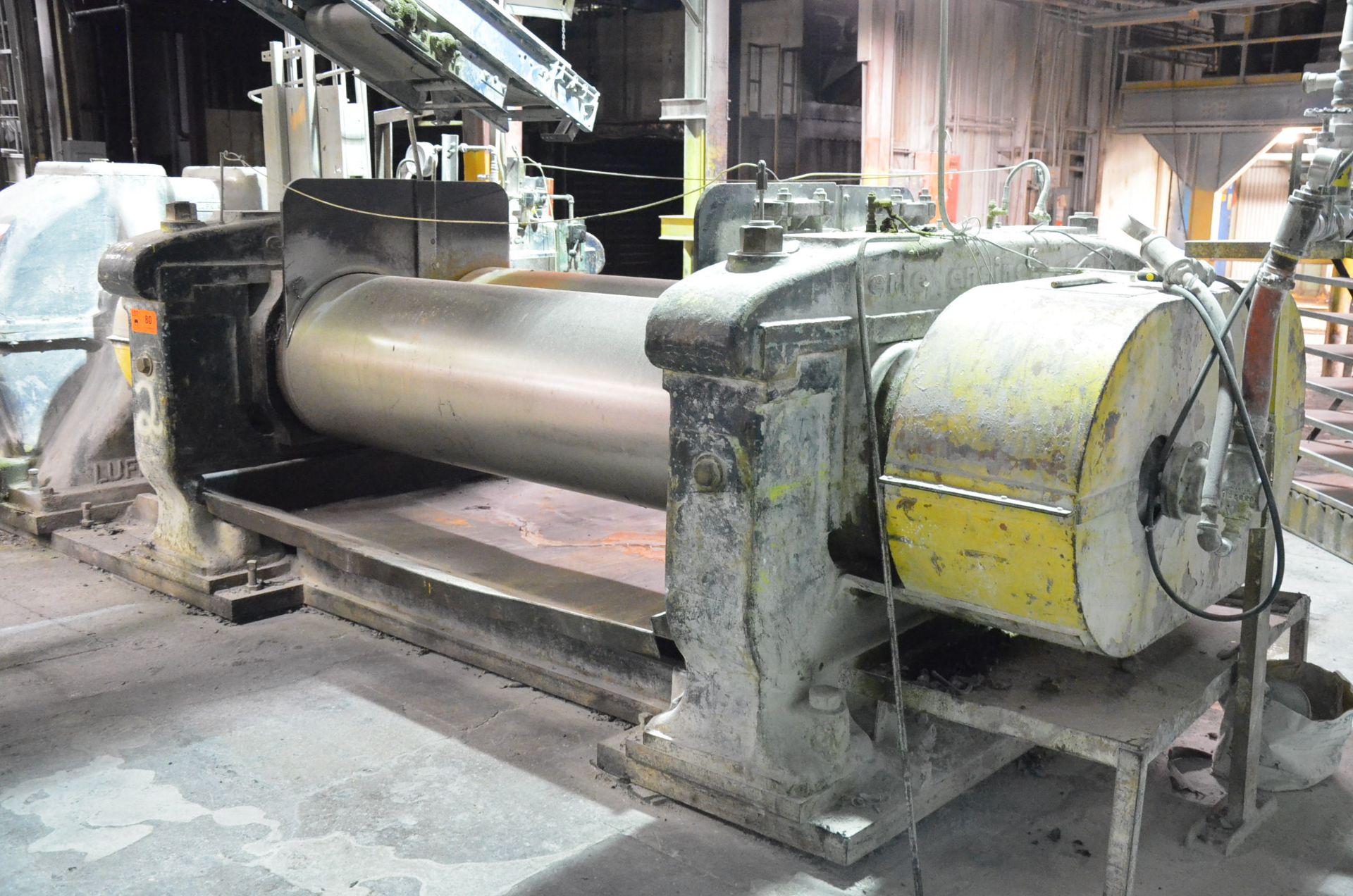 EMCO ERIE ENGINE MFG. 26" x 26" x 84" TWO ROLL RUBBER MILL WITH 26" DIAMETER CORED SMOOTH ROLLS, 84" - Image 2 of 5