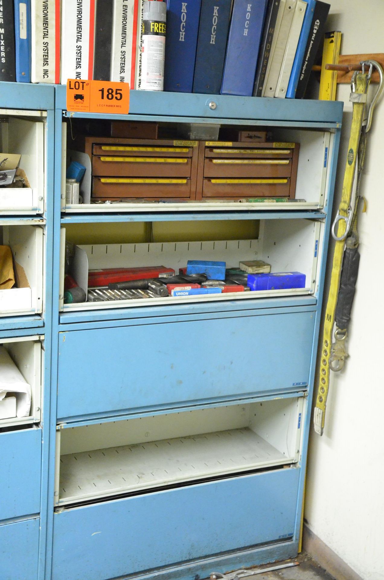 LOT/ CABINET WITH PARTS AND SPARES