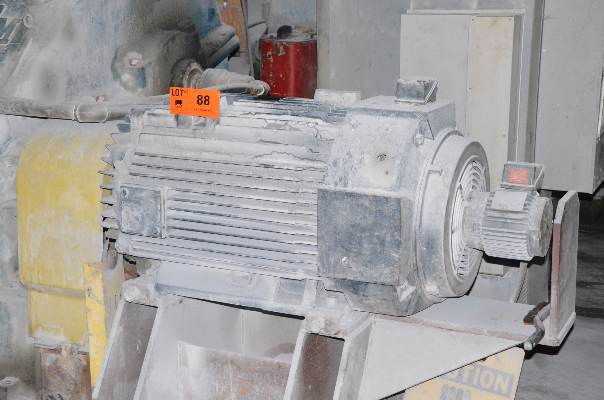 ALLEN BRADLEY ELECTRIC MOTOR WITH 200HP/890RPM/460V/3PH/60HZ, S/N MU255930-6/24 (CI)