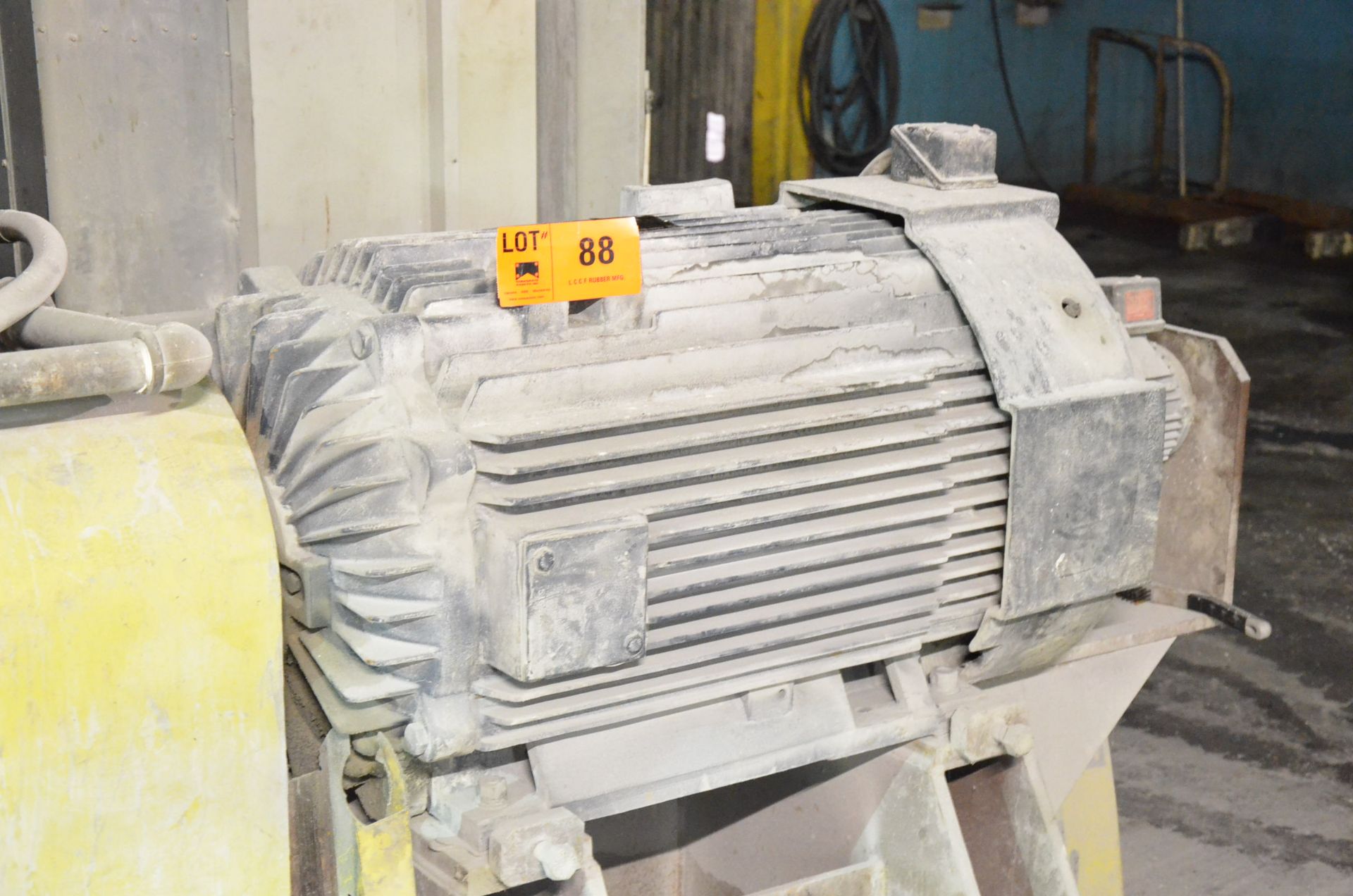 ALLEN BRADLEY ELECTRIC MOTOR WITH 200HP/890RPM/460V/3PH/60HZ, S/N MU255930-6/24 (CI) - Image 2 of 3