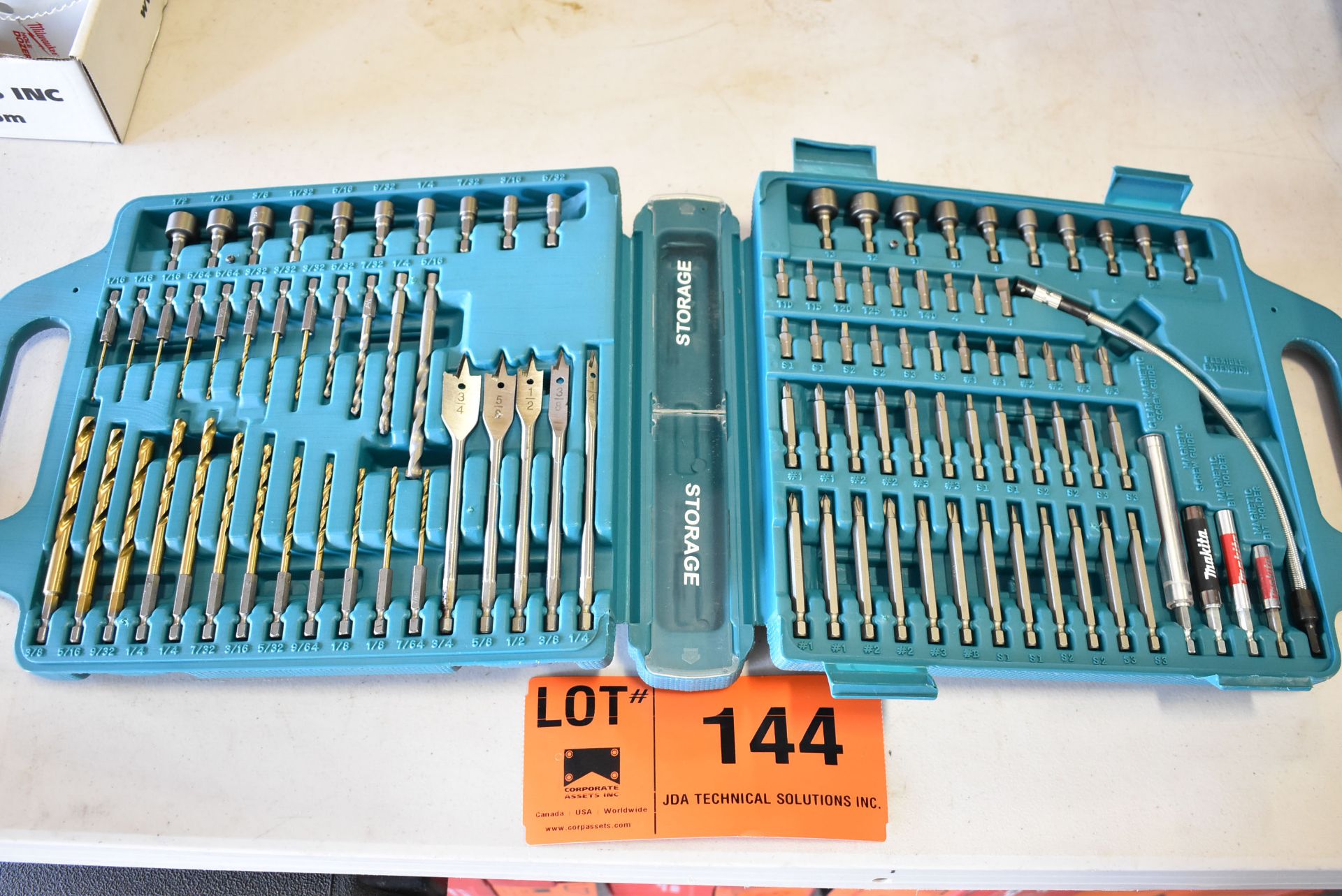 MAKITA DRILL SET, S/N N/A