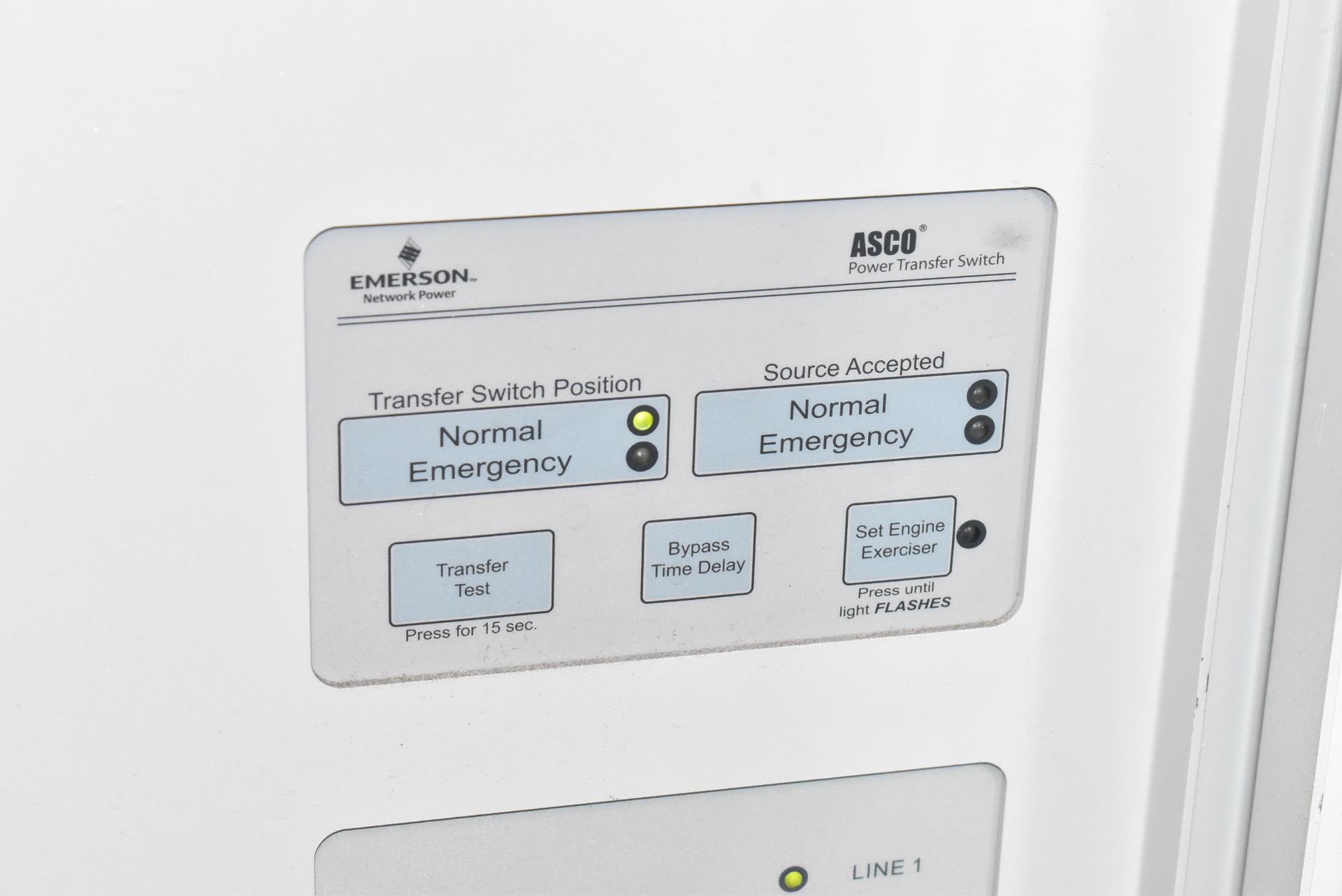 SQUARE D 200 AMP POWER PANEL WITH EMERSON ASCO SERIES 300 AUTOMATIC POWER TRANSFER SWITCH AND DUAL - Image 2 of 14