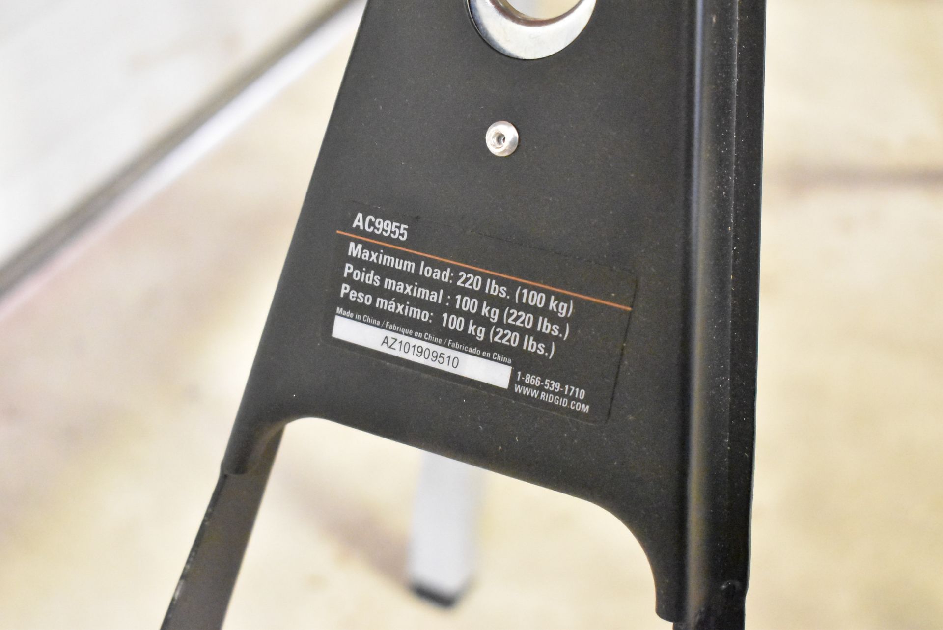 LOT/ (2) RIDGID AC9955 CLAMPING STANDS WITH 220 LBS CAPACITY - Image 2 of 3